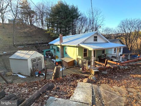 Homes For Sale - 317 Pearl Street<br/> CUMBERLAND, MD 21502