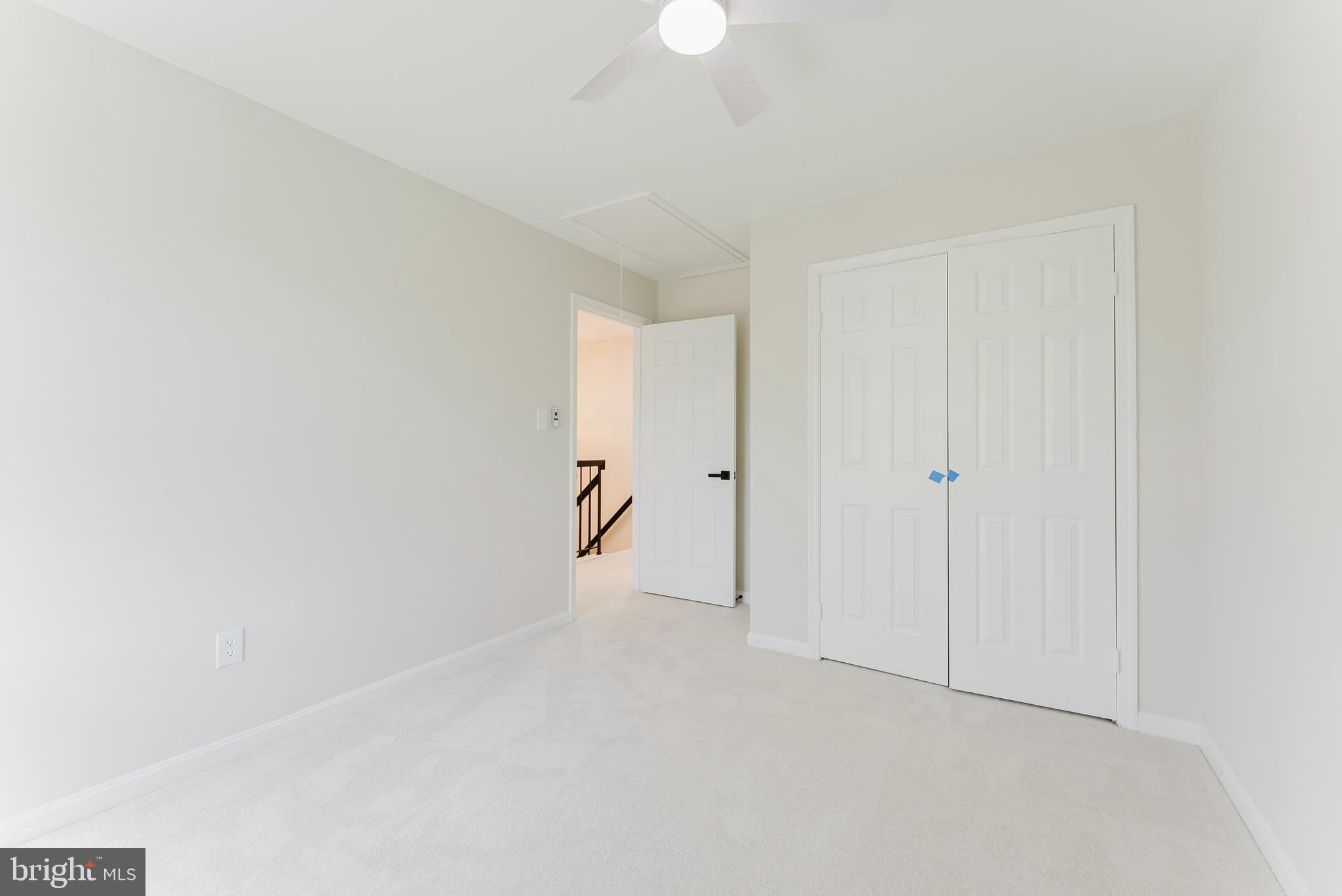 OAKTON  VILLAGE - Residential