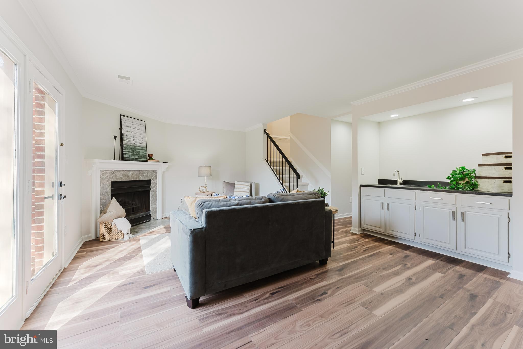 OAKTON  VILLAGE - Residential