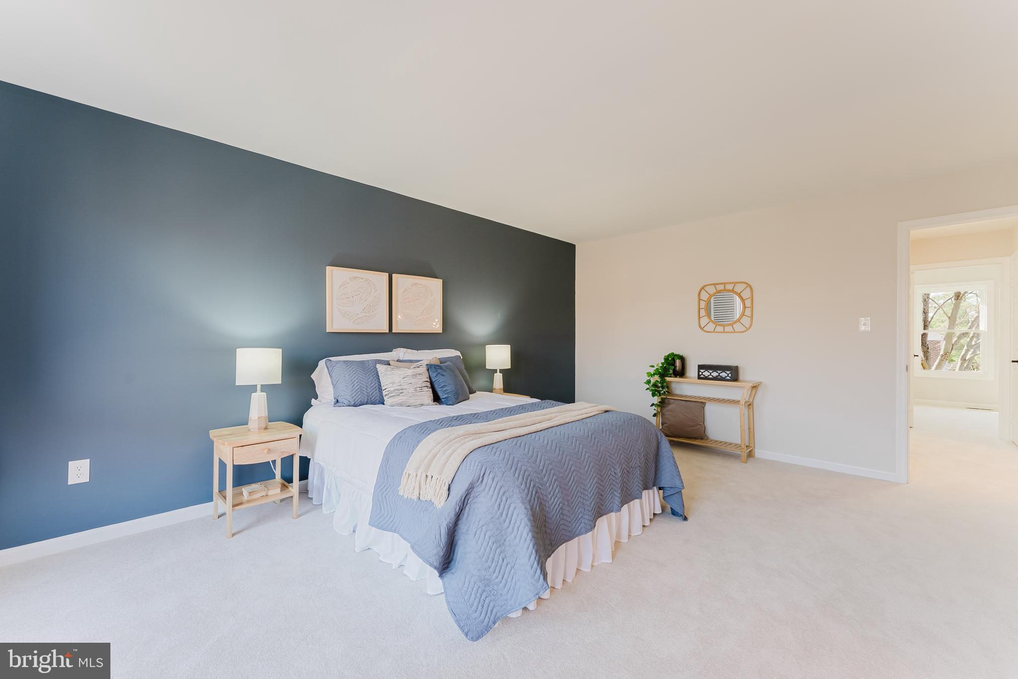 OAKTON  VILLAGE - Residential