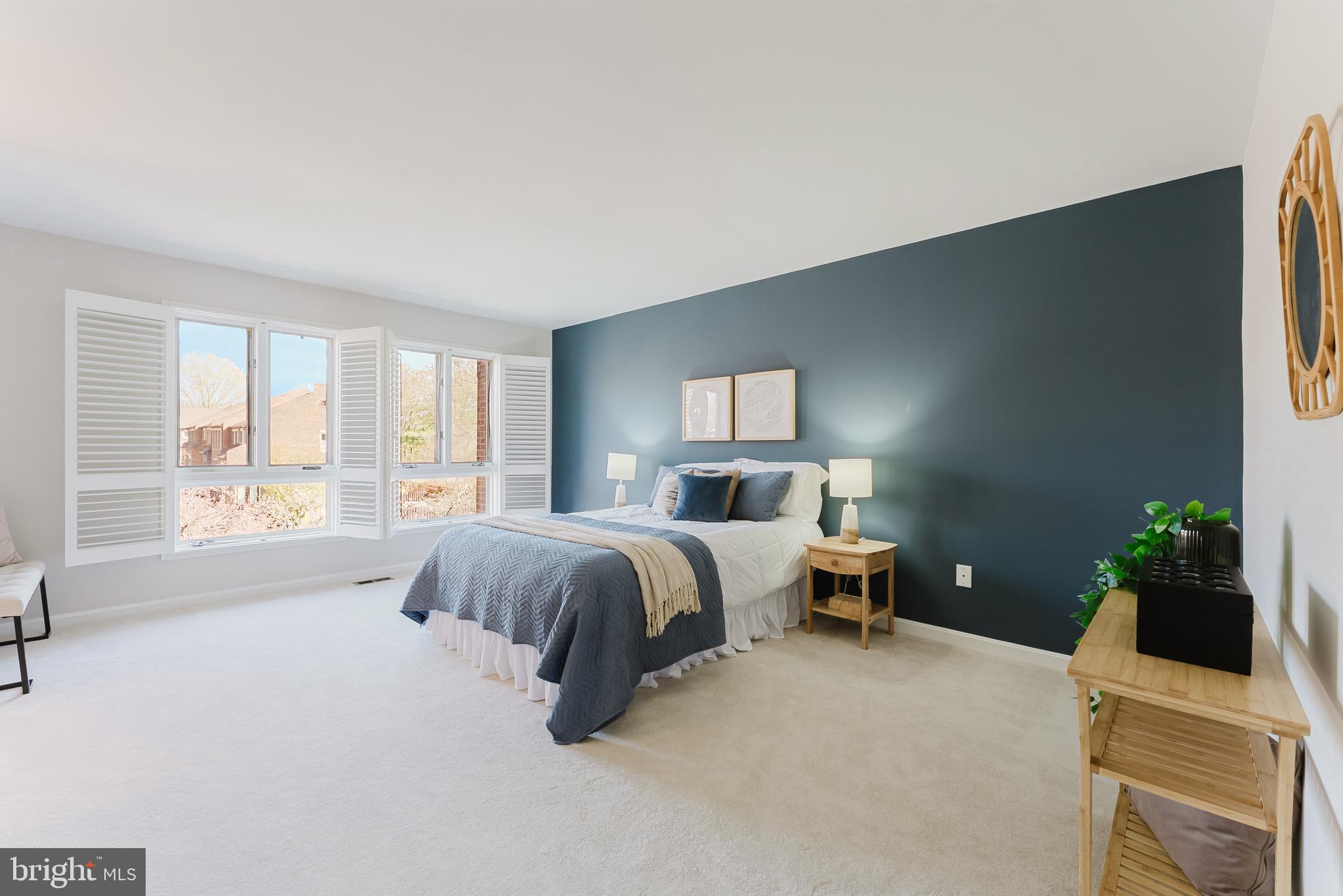 OAKTON  VILLAGE - Residential