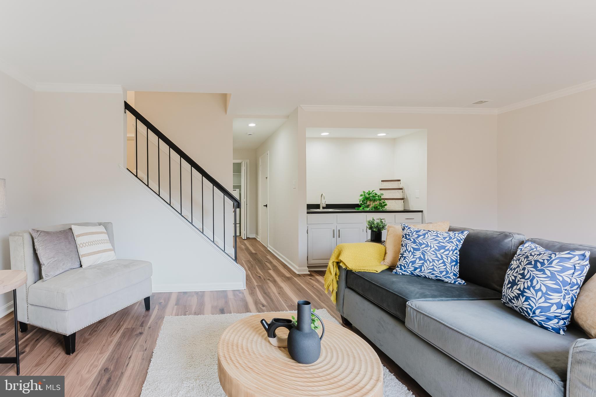 OAKTON  VILLAGE - Residential