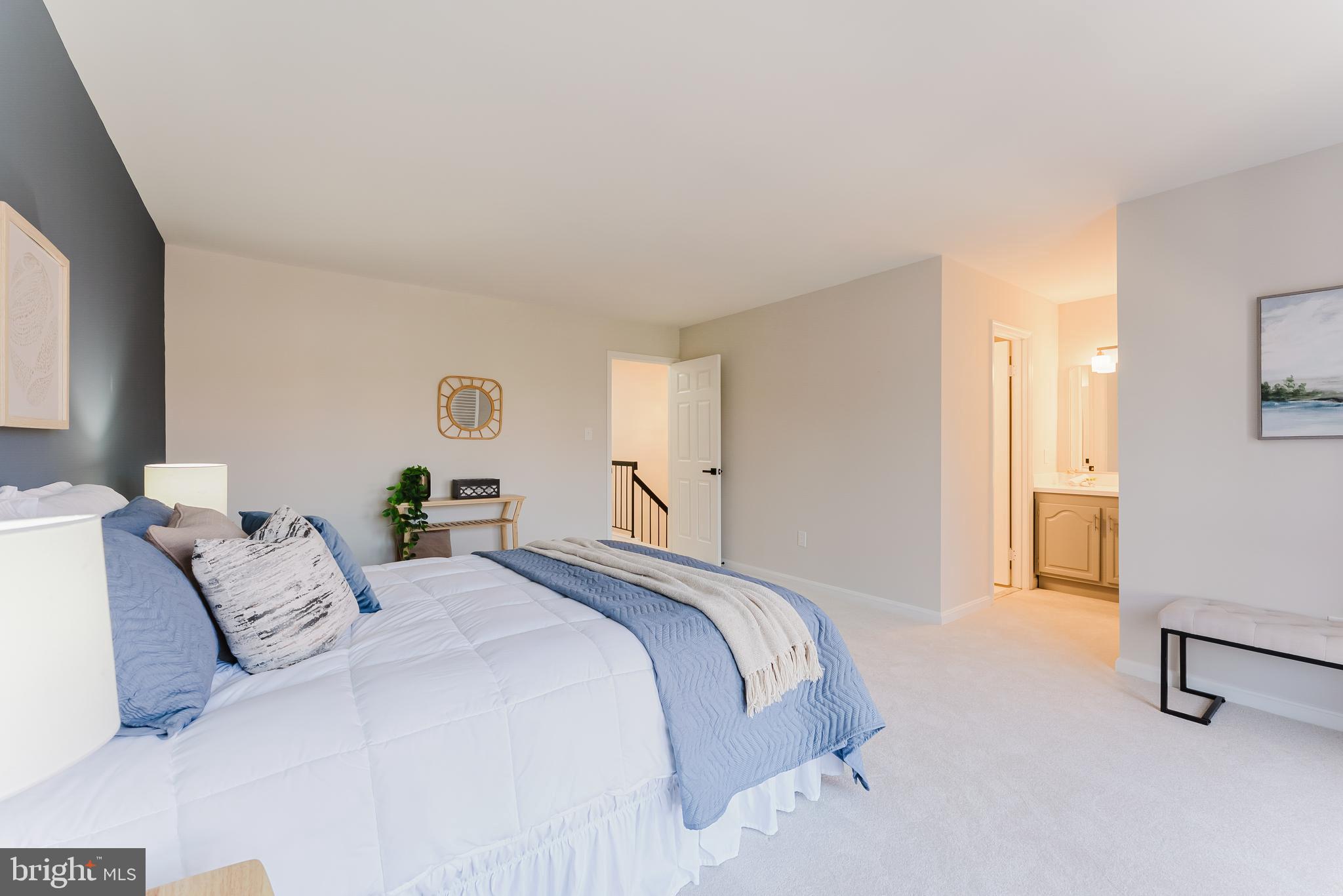 OAKTON  VILLAGE - Residential