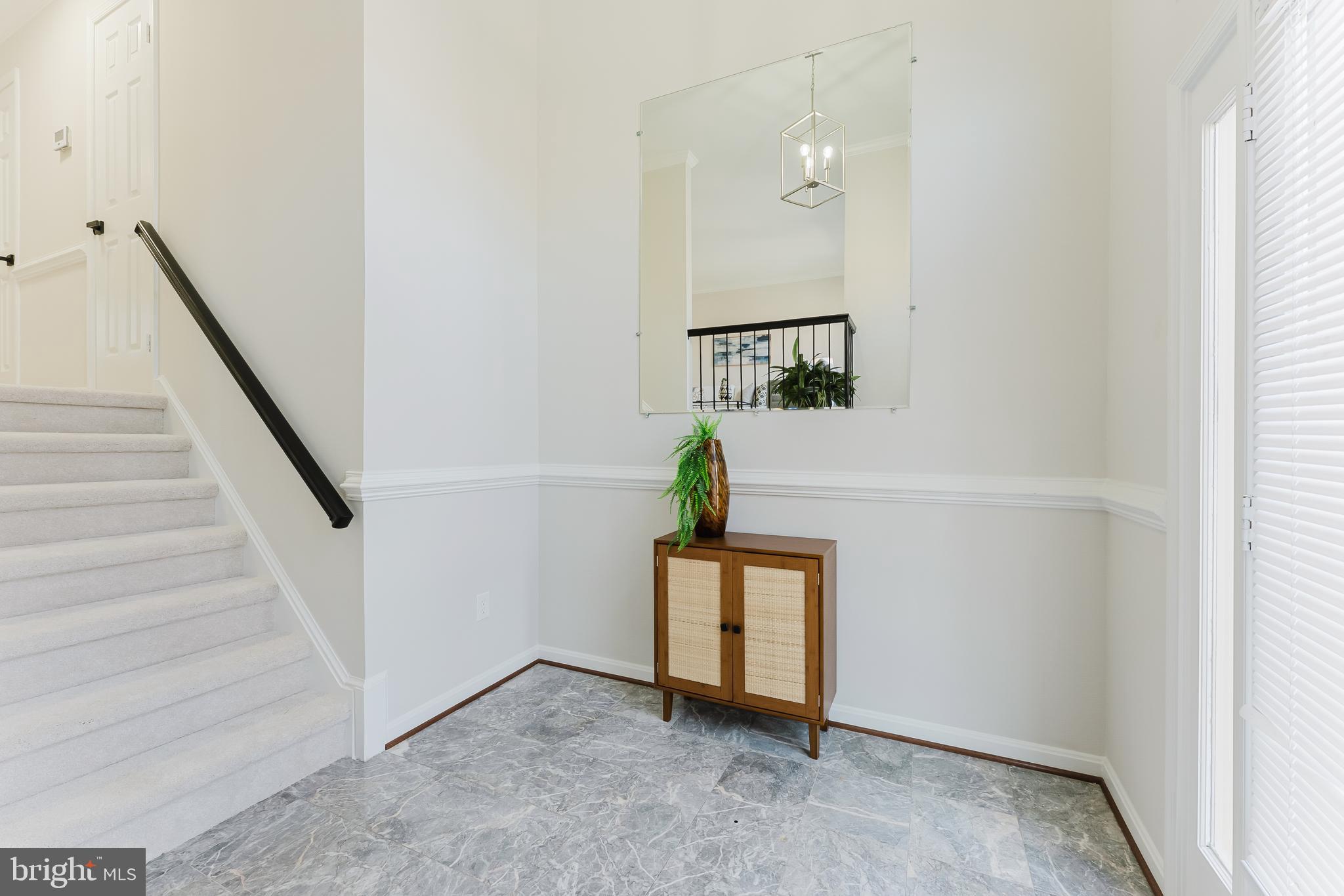 OAKTON  VILLAGE - Residential