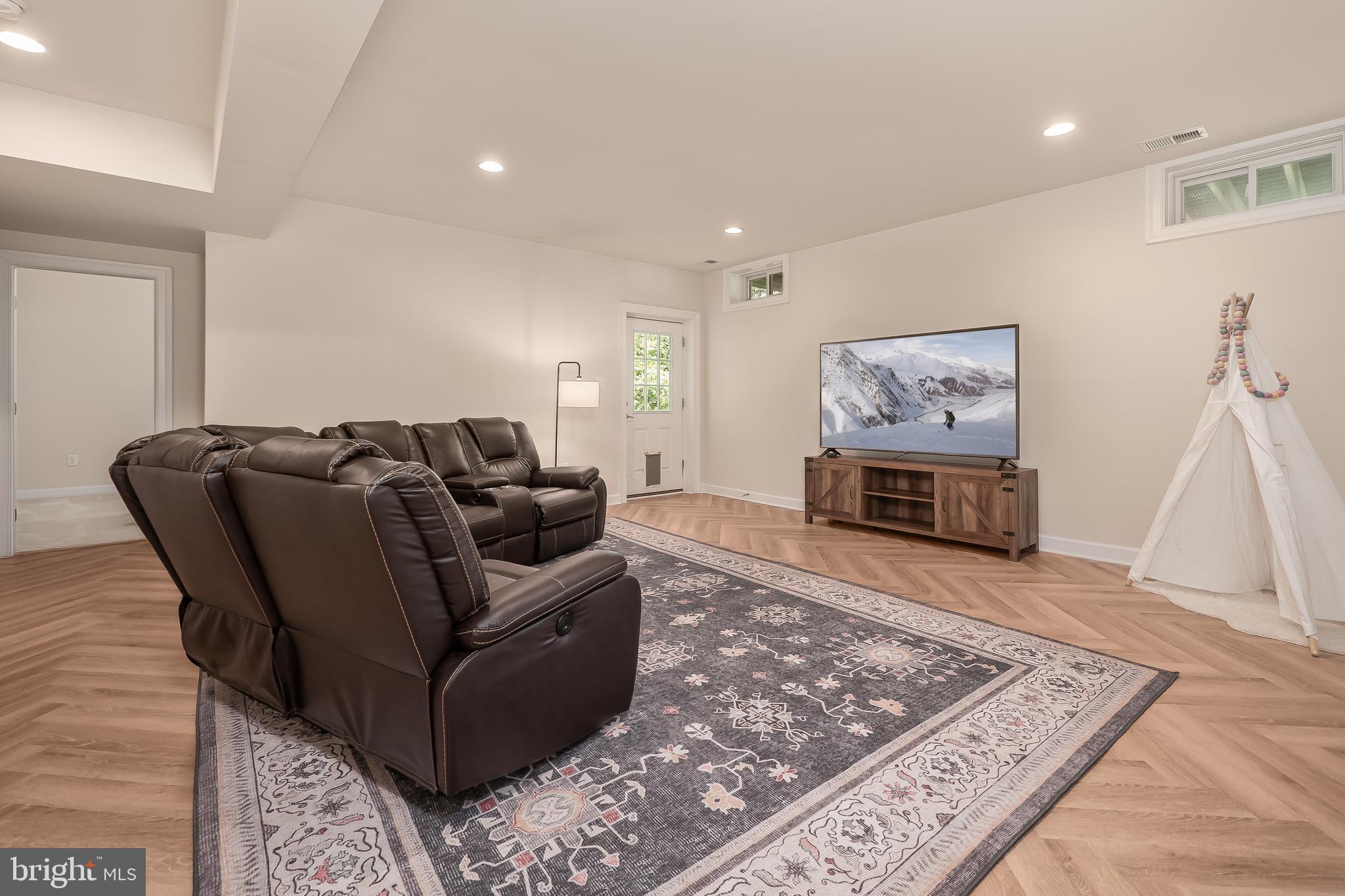 MOUNTAIN GLEN - Residential