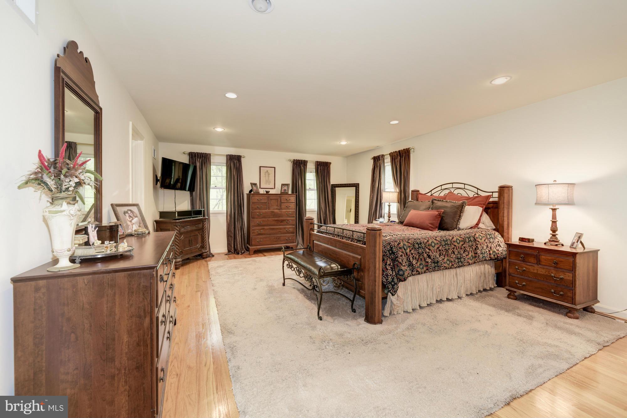 HUNTERS VALLEY MINCHEWS - Residential Lease