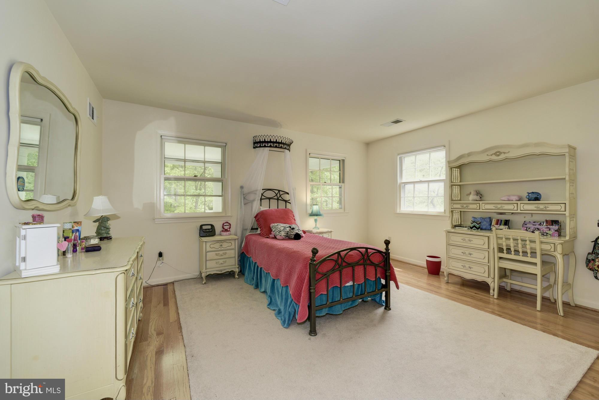 HUNTERS VALLEY MINCHEWS - Residential Lease