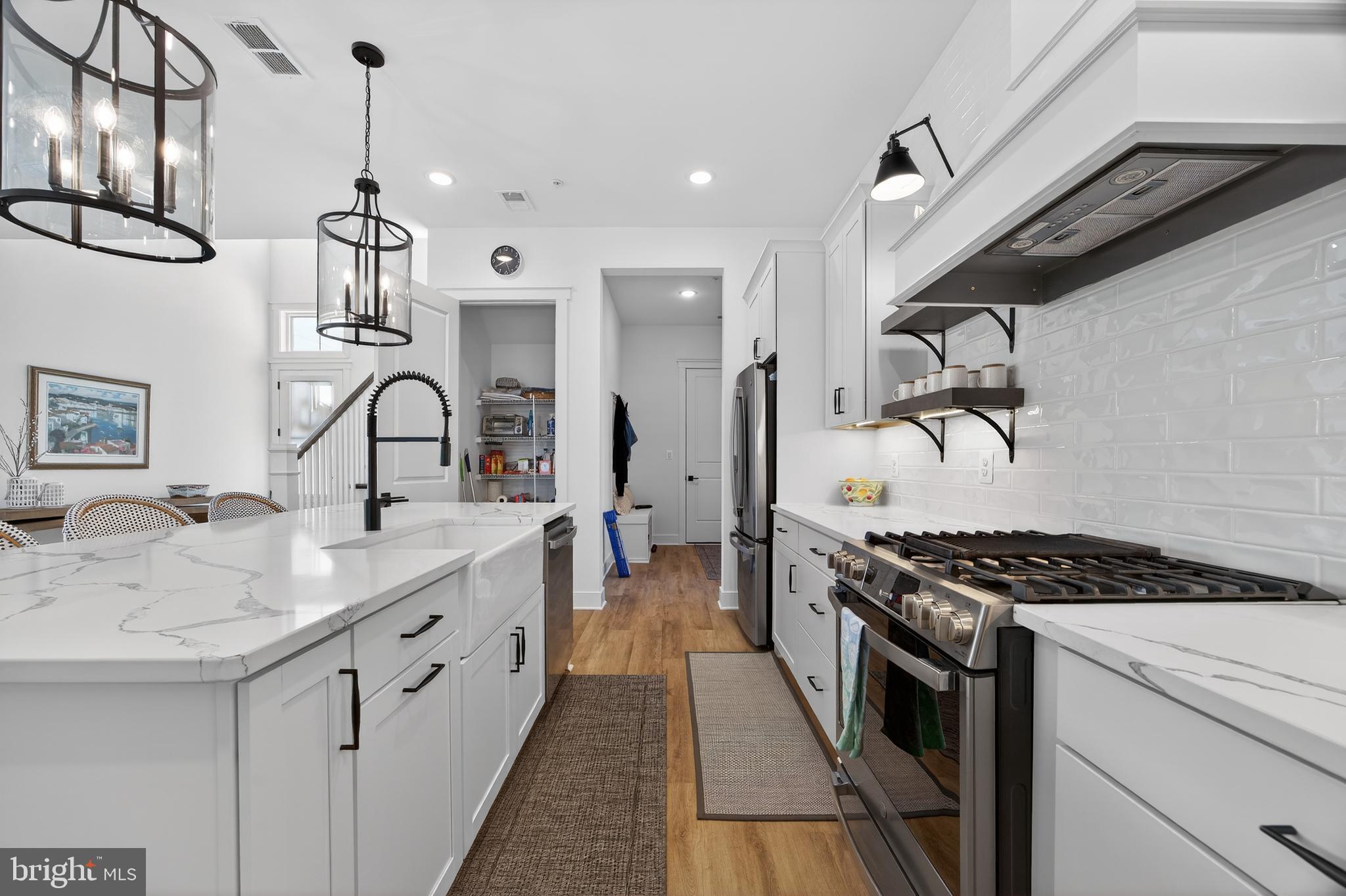 FOUR SEASONS AT KENT ISLAND - Residential