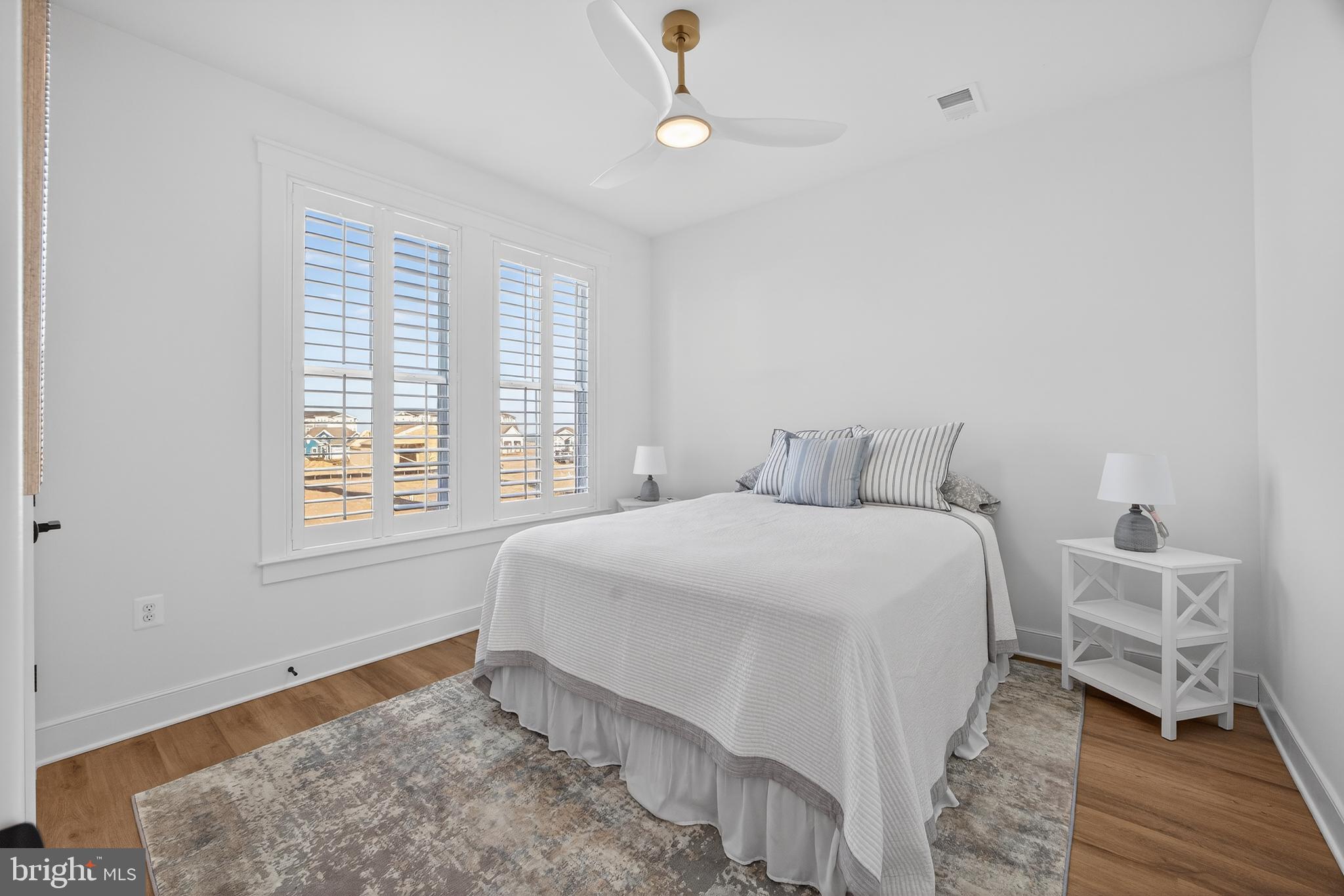 FOUR SEASONS AT KENT ISLAND - Residential