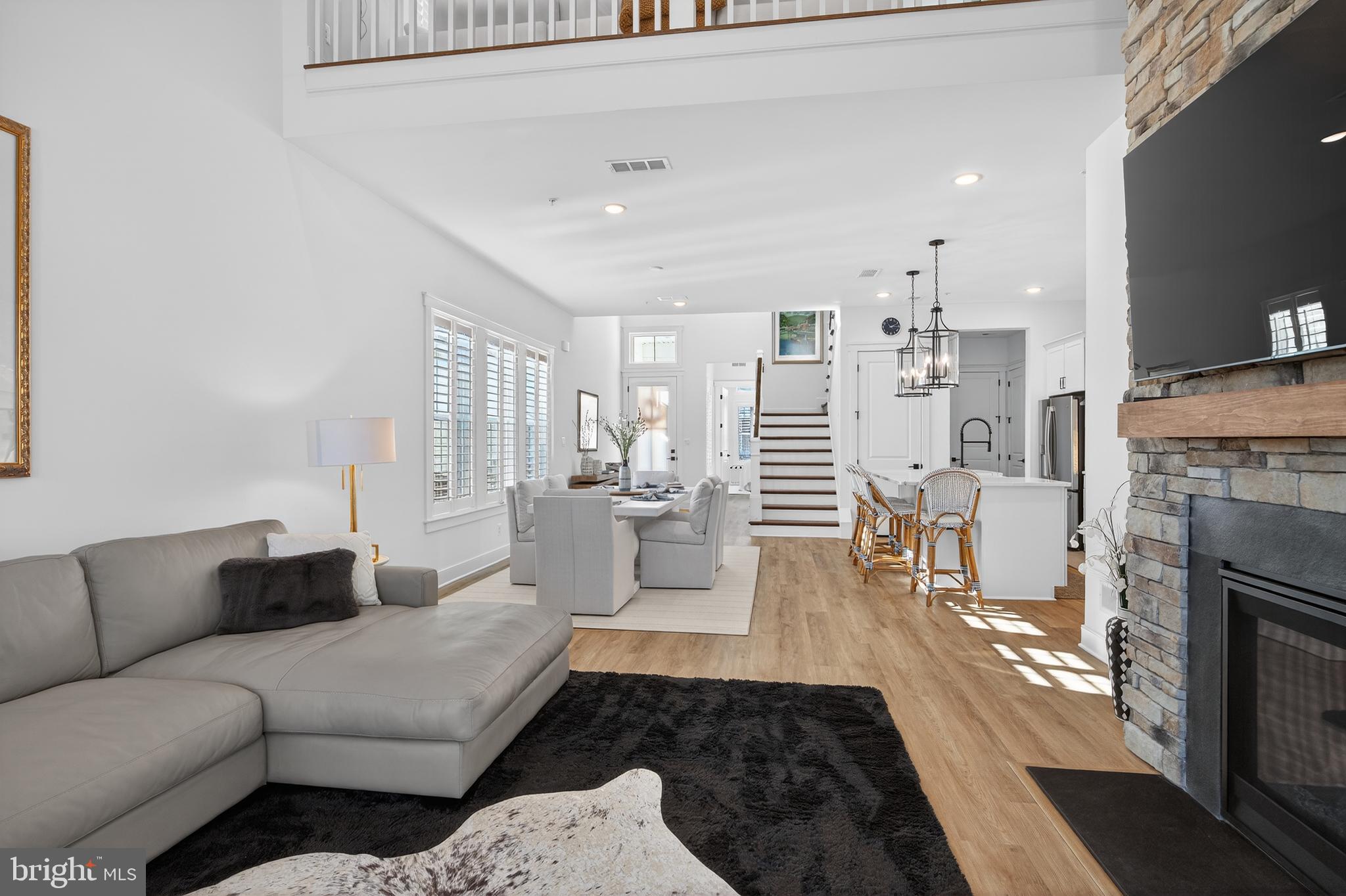 FOUR SEASONS AT KENT ISLAND - Residential