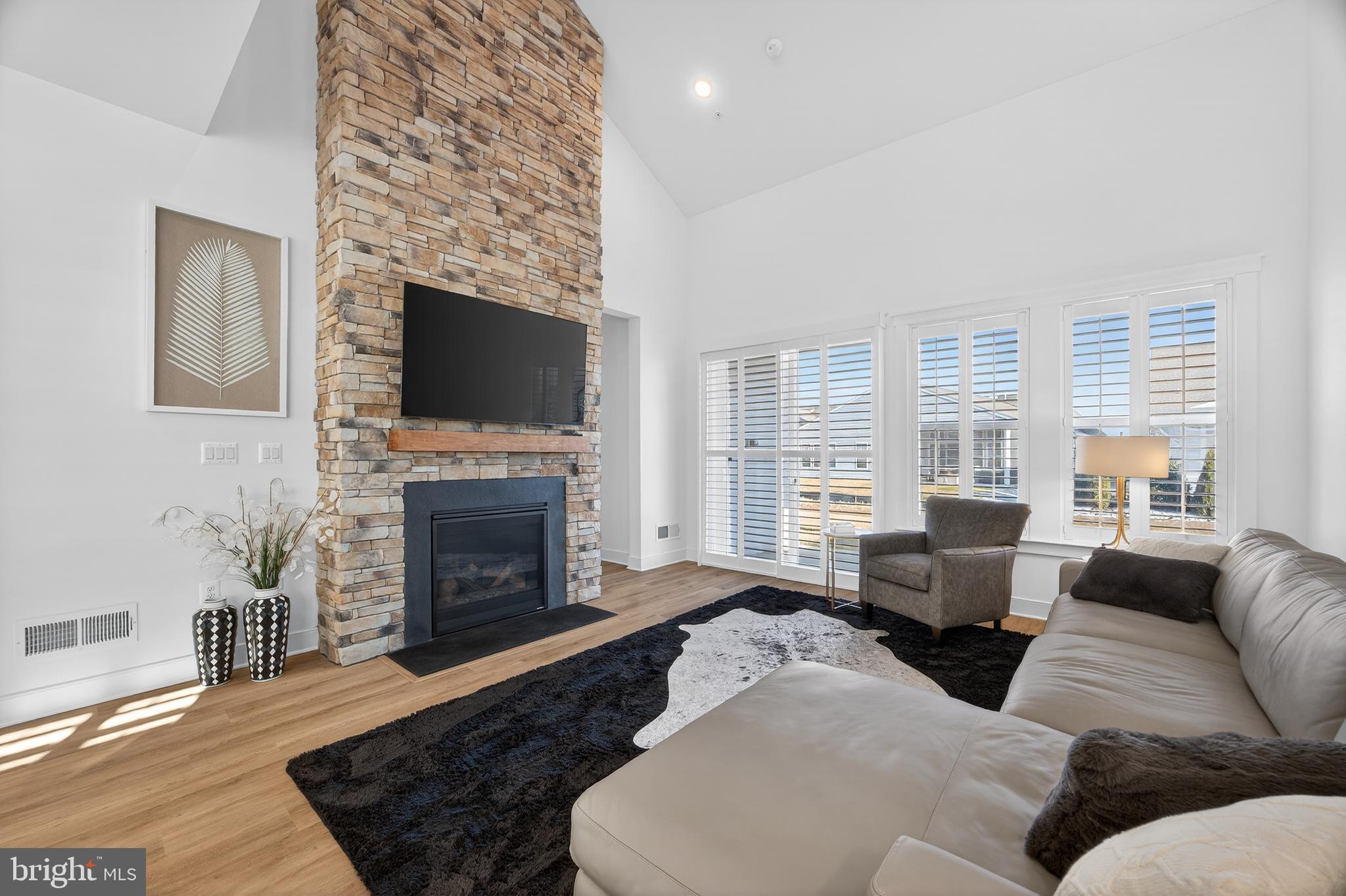 FOUR SEASONS AT KENT ISLAND - Residential