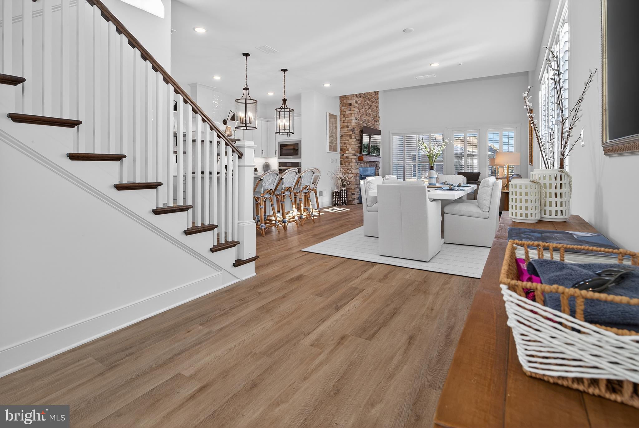 FOUR SEASONS AT KENT ISLAND - Residential