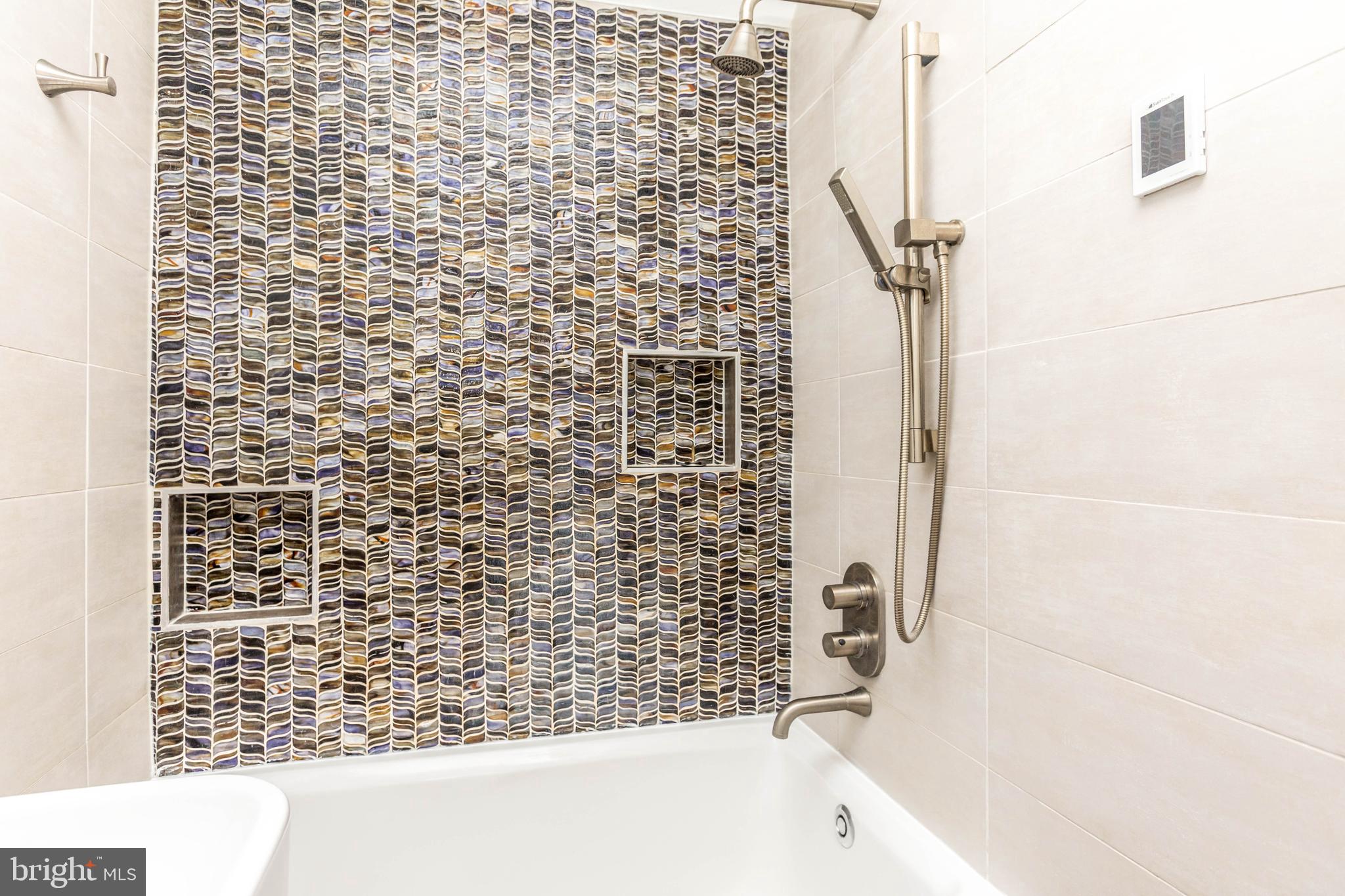 RADNOR WINSTON - Residential