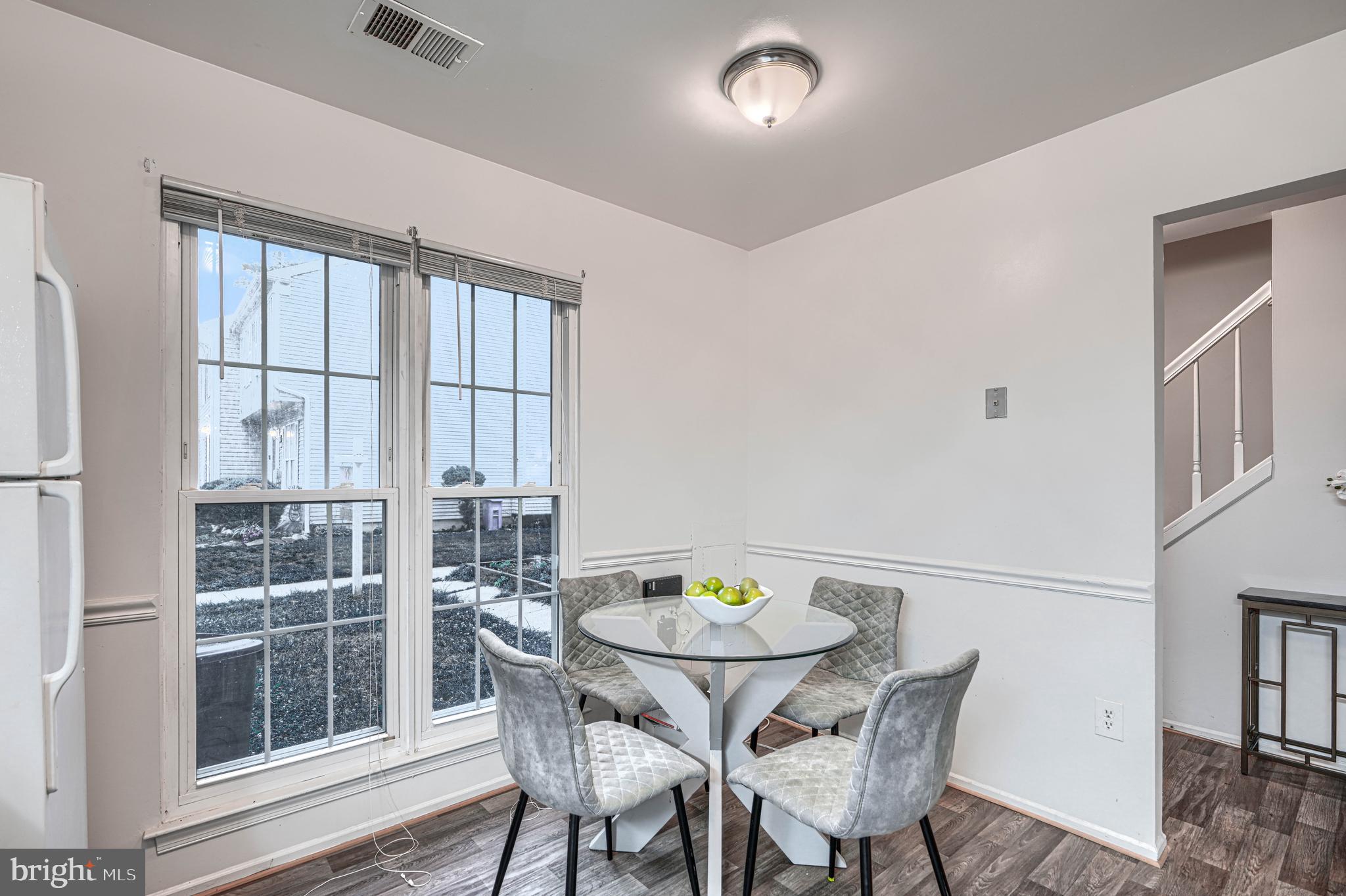 2266 PRINCE OF WALES COURT