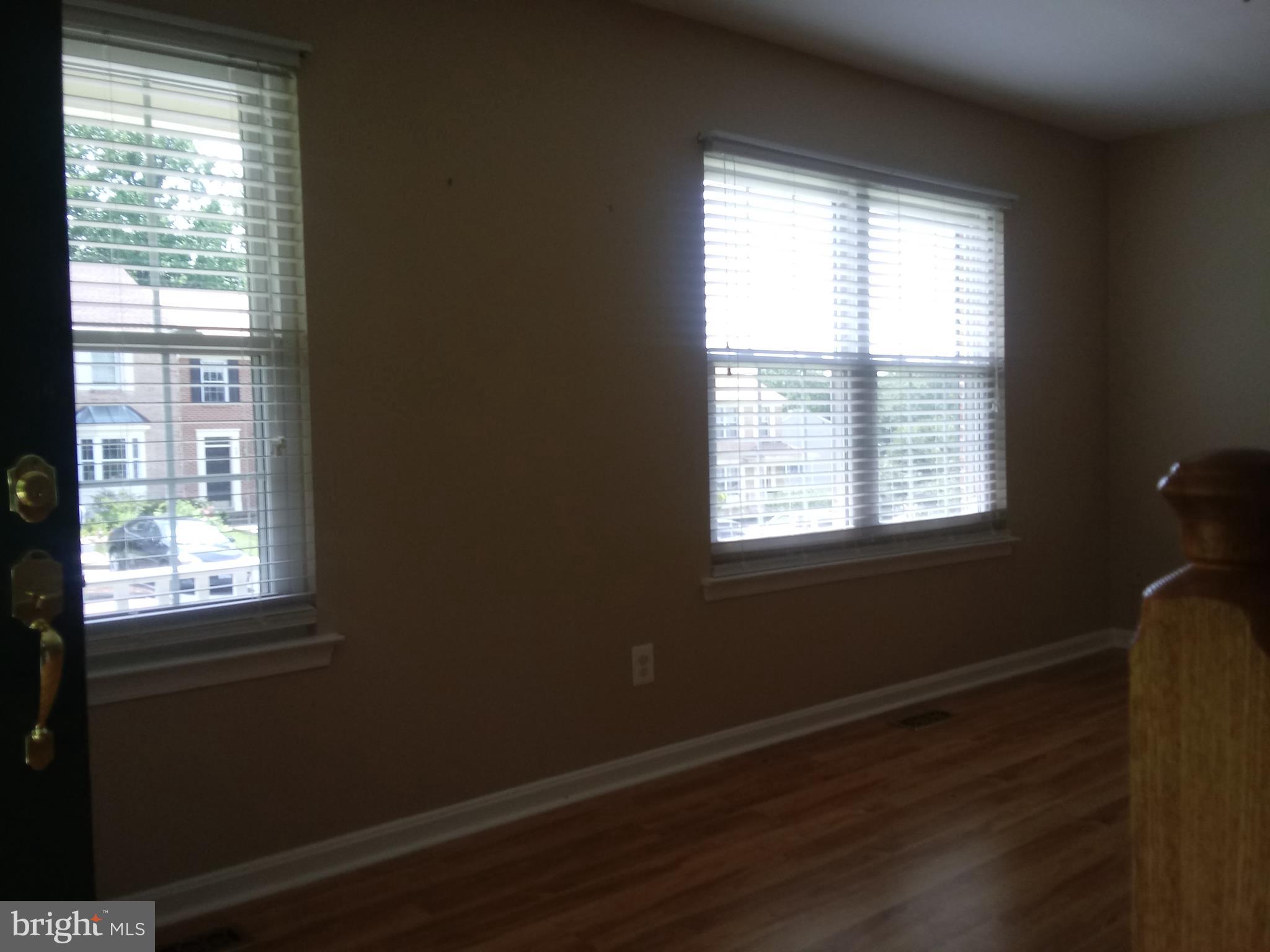 CONSTANT FRIENDSHIP - Residential