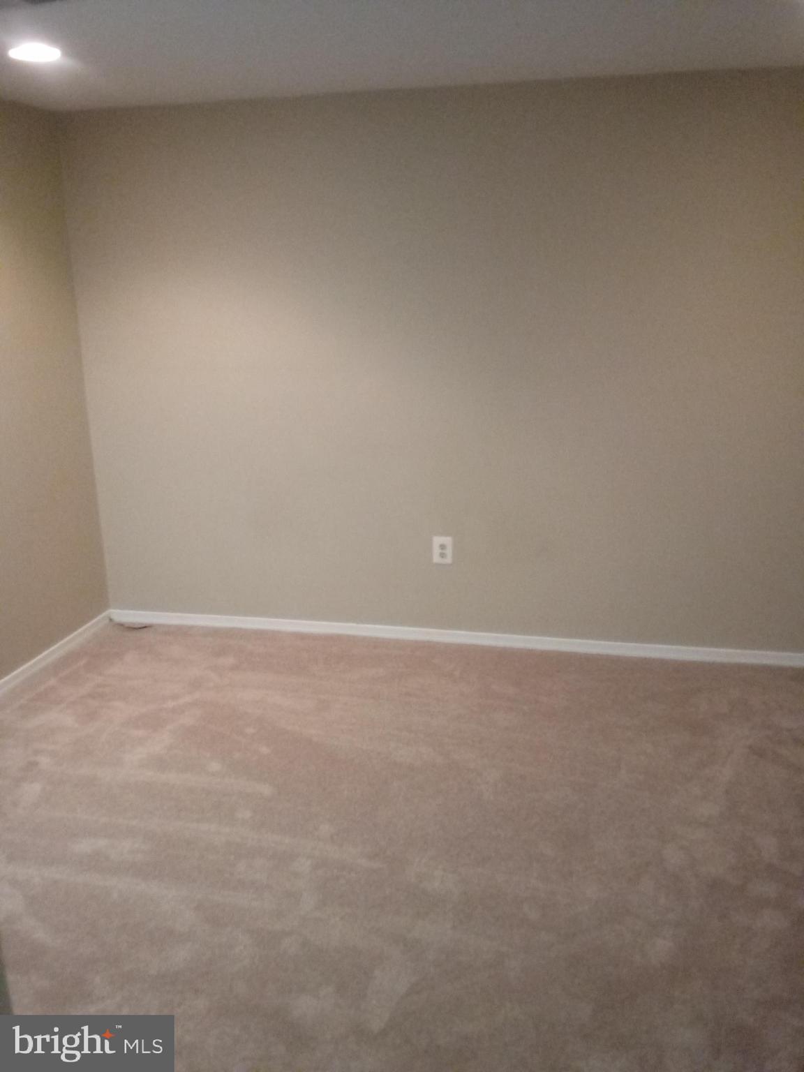 CONSTANT FRIENDSHIP - Residential