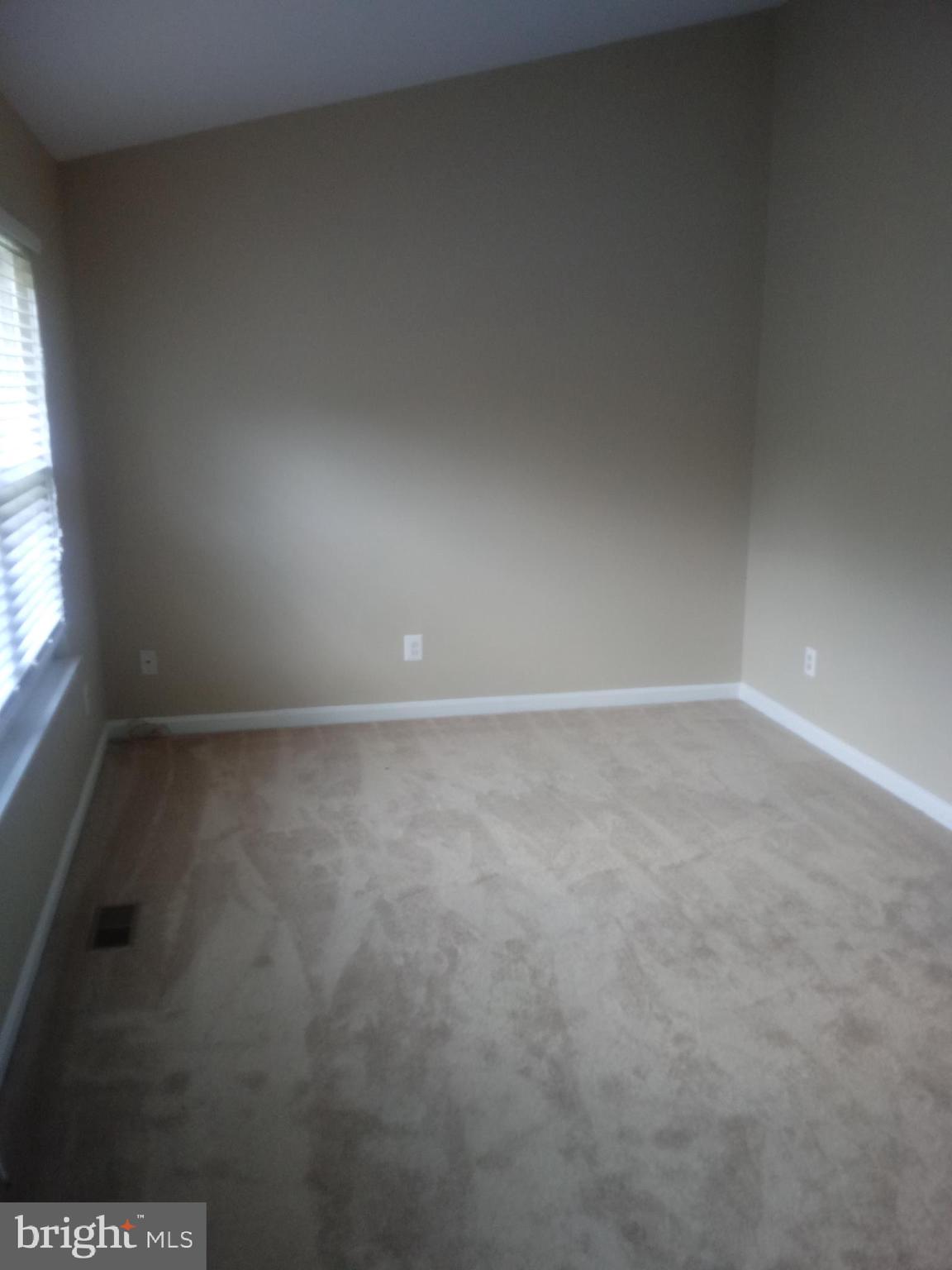 CONSTANT FRIENDSHIP - Residential