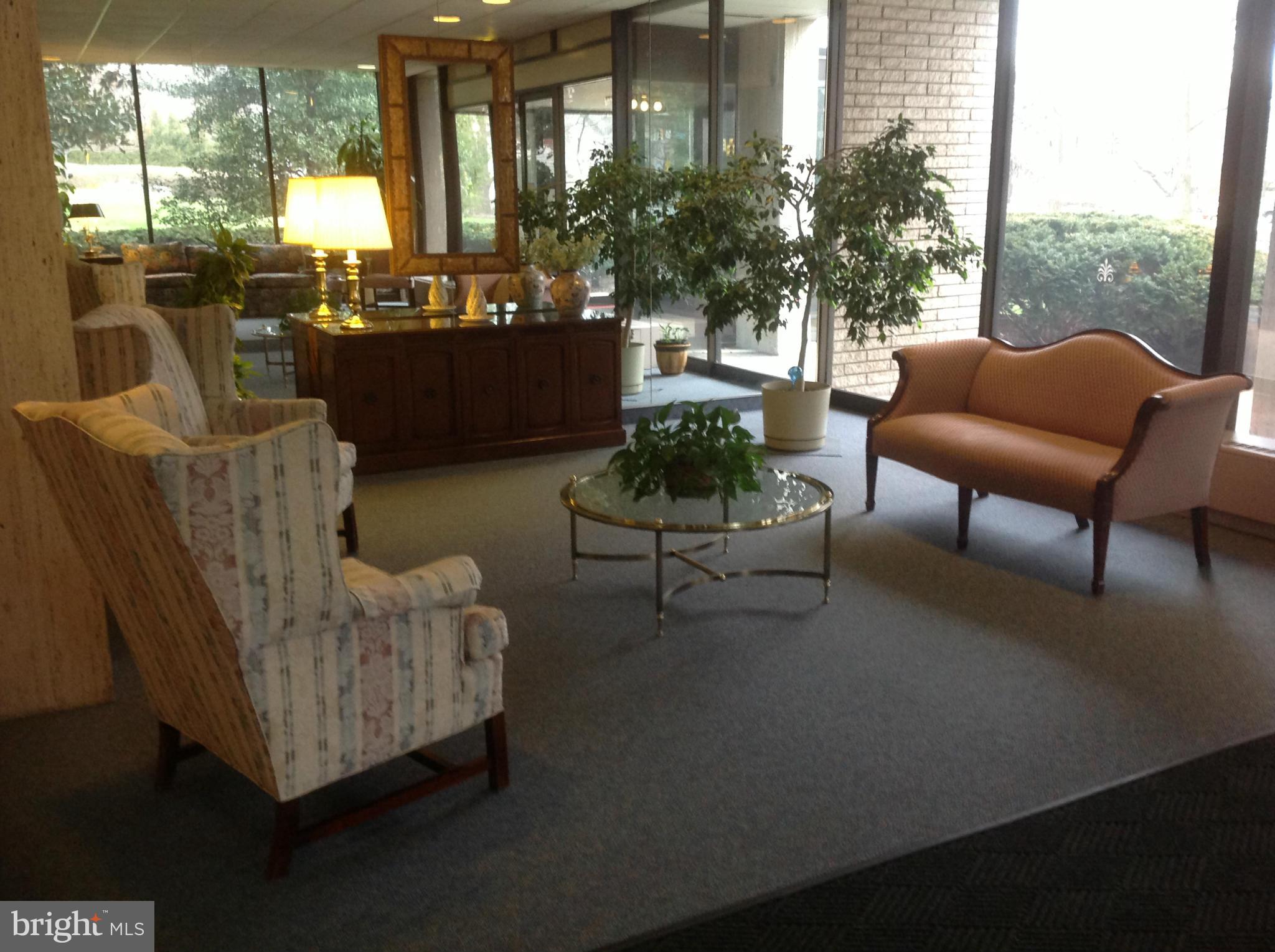 ROLAND PARK - Residential