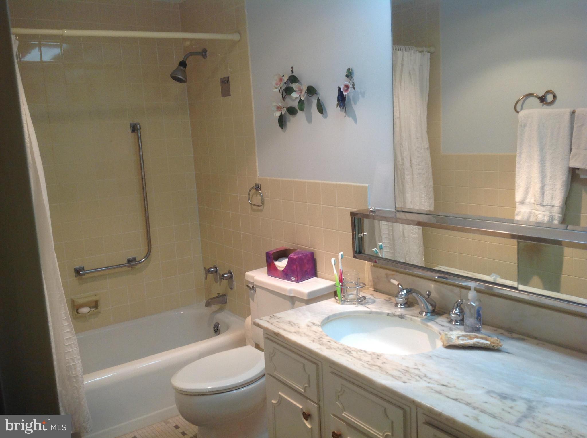 ROLAND PARK - Residential