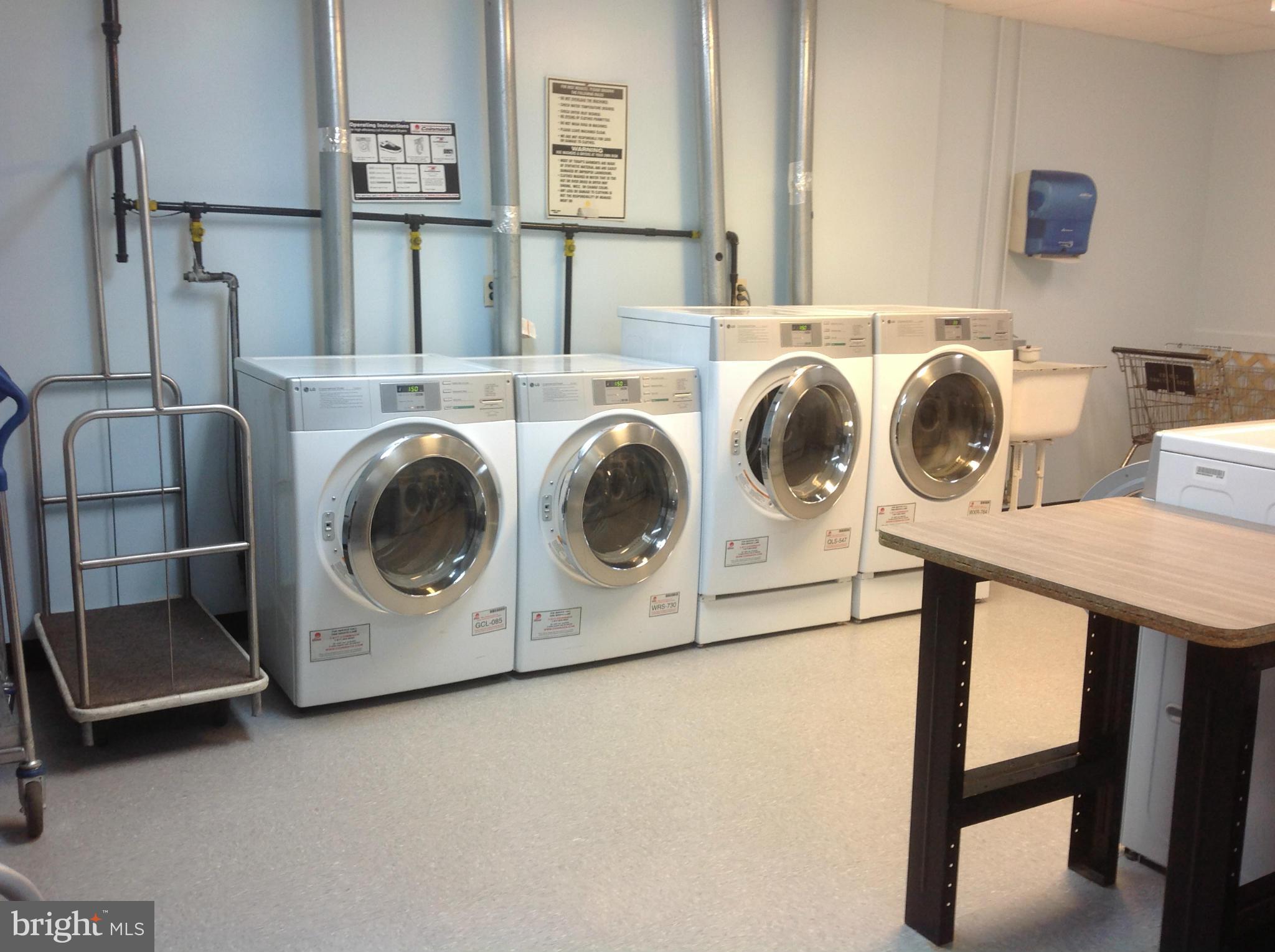 ROLAND PARK - Residential