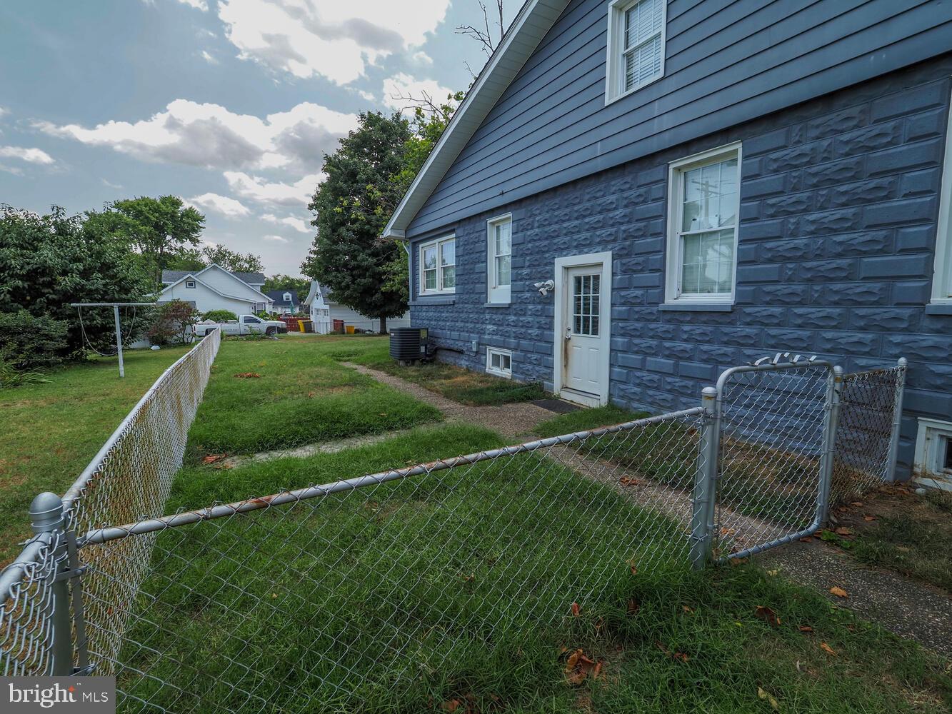 RIVIERA BEACH - Residential