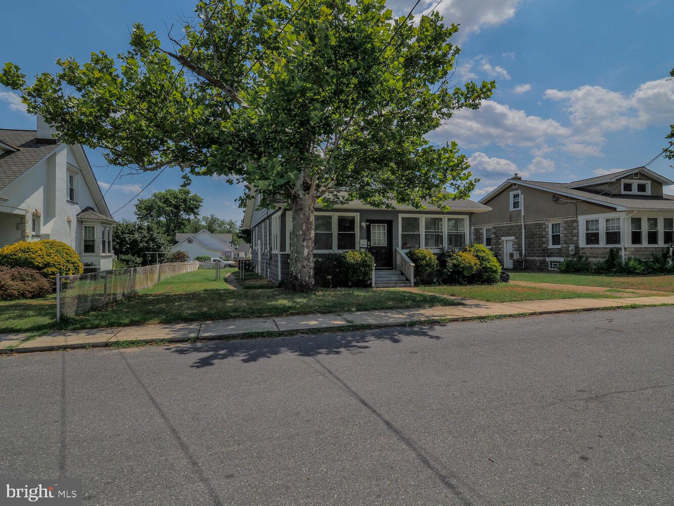 RIVIERA BEACH - Residential