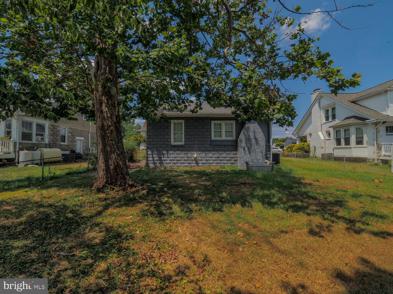 RIVIERA BEACH - Residential