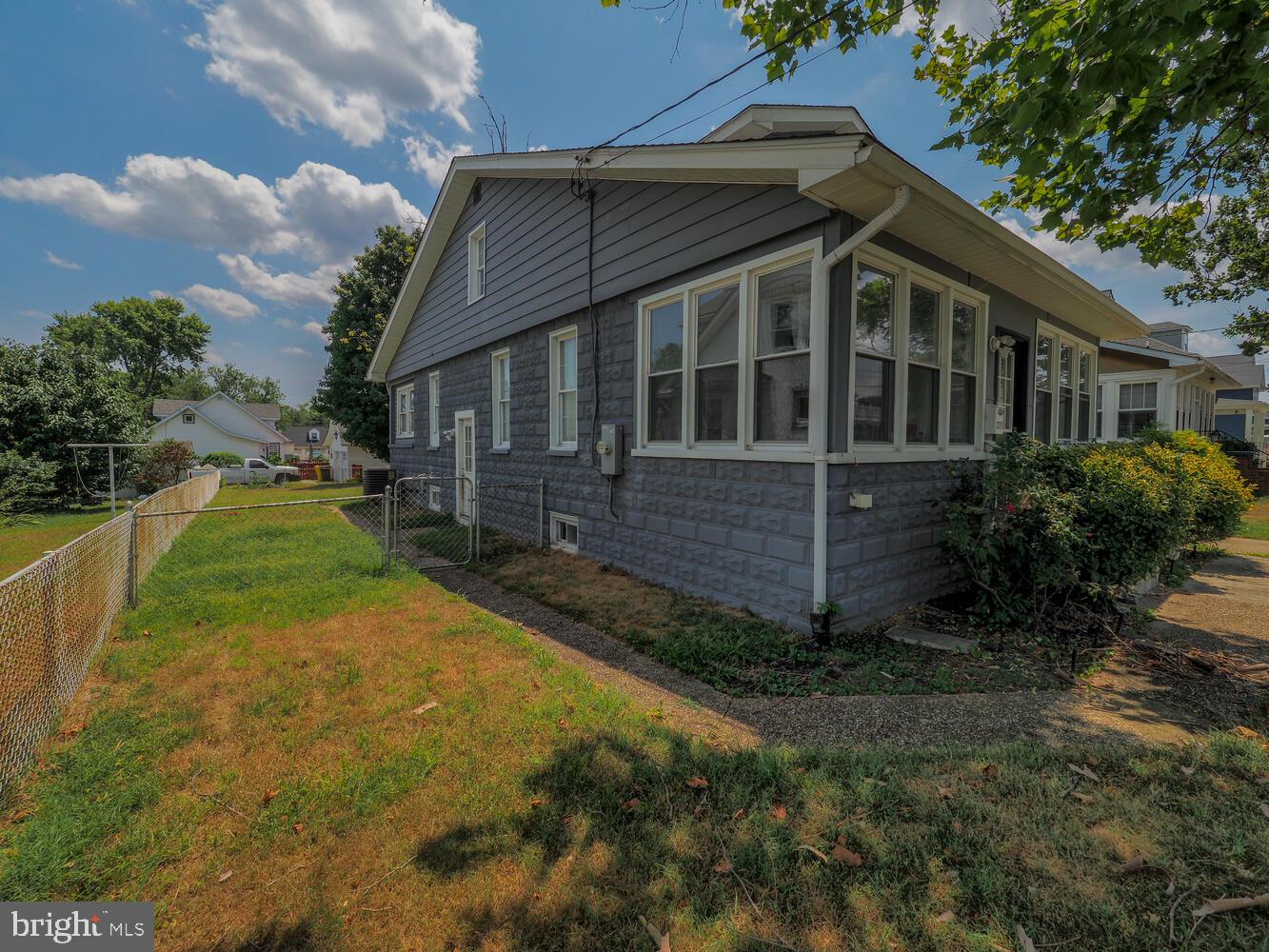 RIVIERA BEACH - Residential