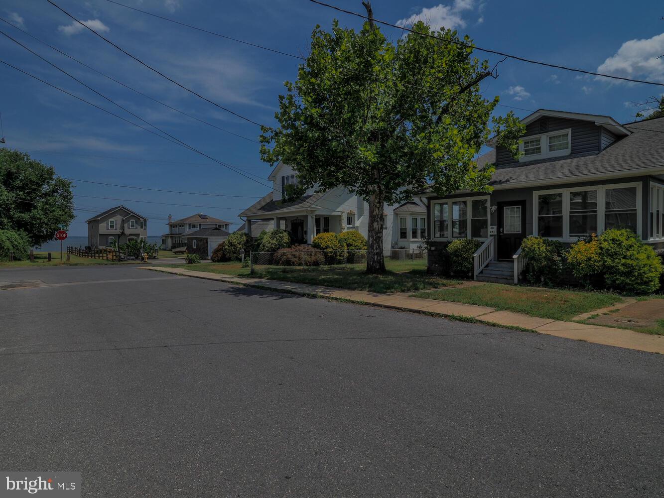 RIVIERA BEACH - Residential