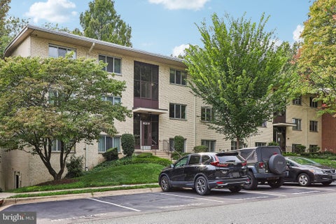 Condo For Sale - 10200 Rockville Pike Pike #302<br/> ROCKVILLE, MD 20852