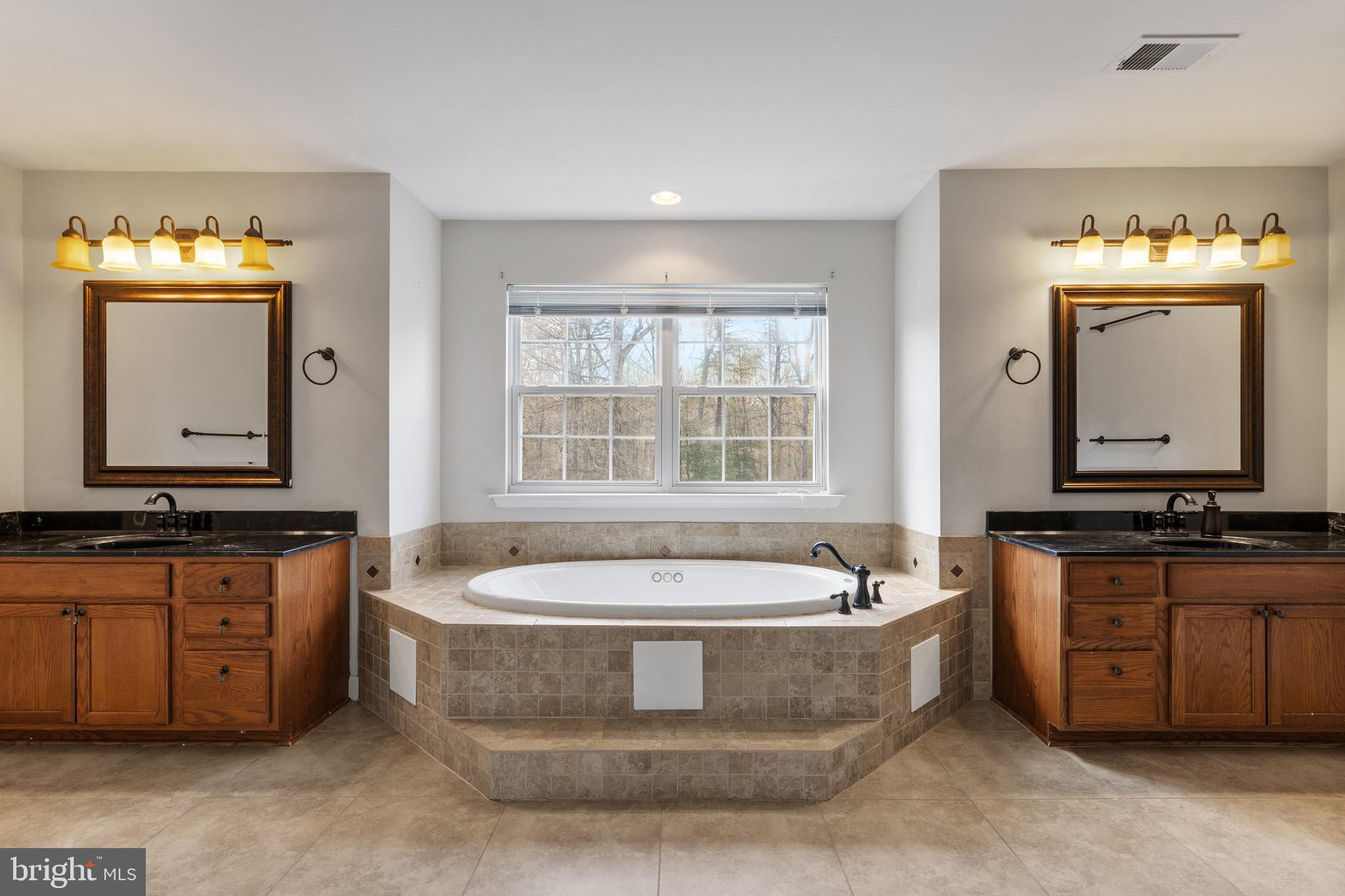 BERRY HILL MANOR - Residential