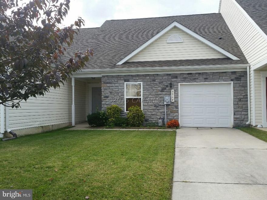 Spacious 2BR, 2BA End Unit nestled in The Wood Creek Golf Community and BLUE RIBBON SCHOOL DISTRICT. This unit features Hardwood,Carpet,open floor plan with spacious bedrooms and living areas, a whirlpool tub and stand up shower in the master, rear patio and a 1 Car garage. Other amenities such as golfing, a club house, walking trail, community swimming pool and all water Sewer, & lawn maintenance are included in the rent!!!