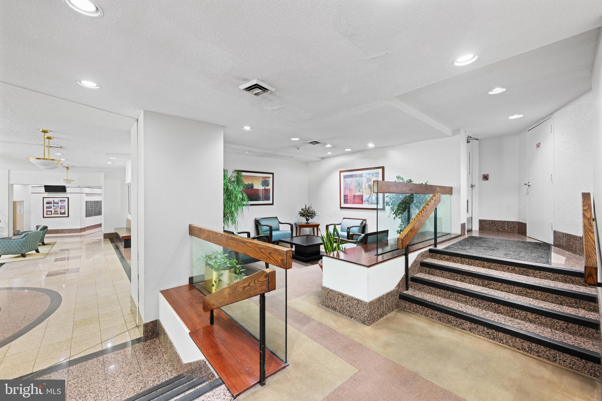 205 YOAKUM PARKWAY 607