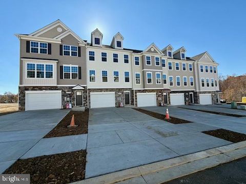 Townhouse For Sale - LOT 135 - 23679 Weeping Willow Way<br/> LEONARDTOWN, MD 20650