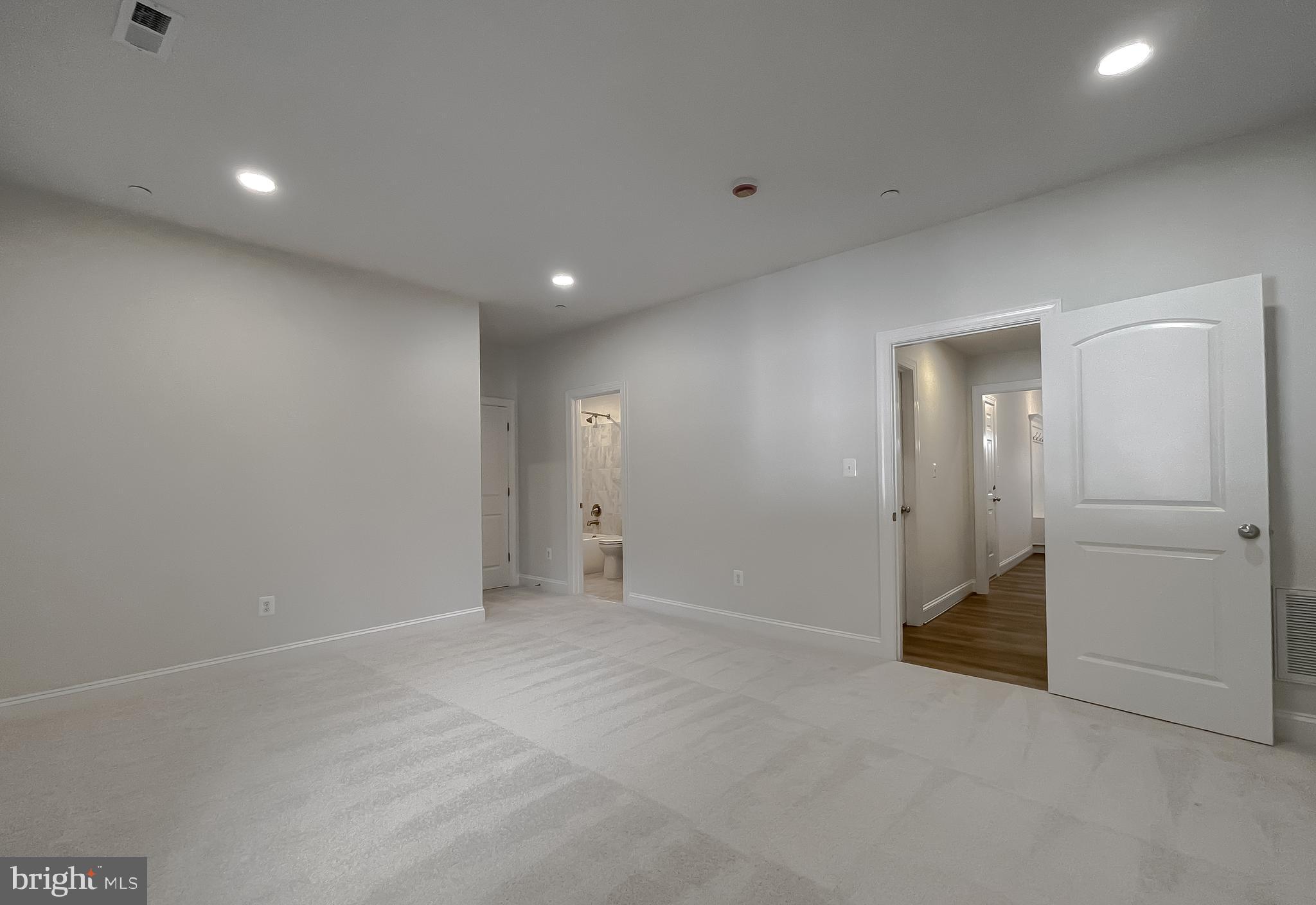 MEADOWS AT TOWN RUN II - Residential