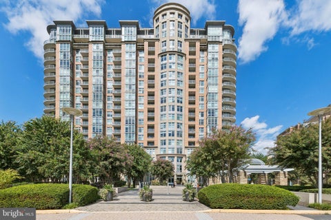 Condo For Rent - 8220 Crestwood Heights Drive #1102<br/> MCLEAN, VA 22102