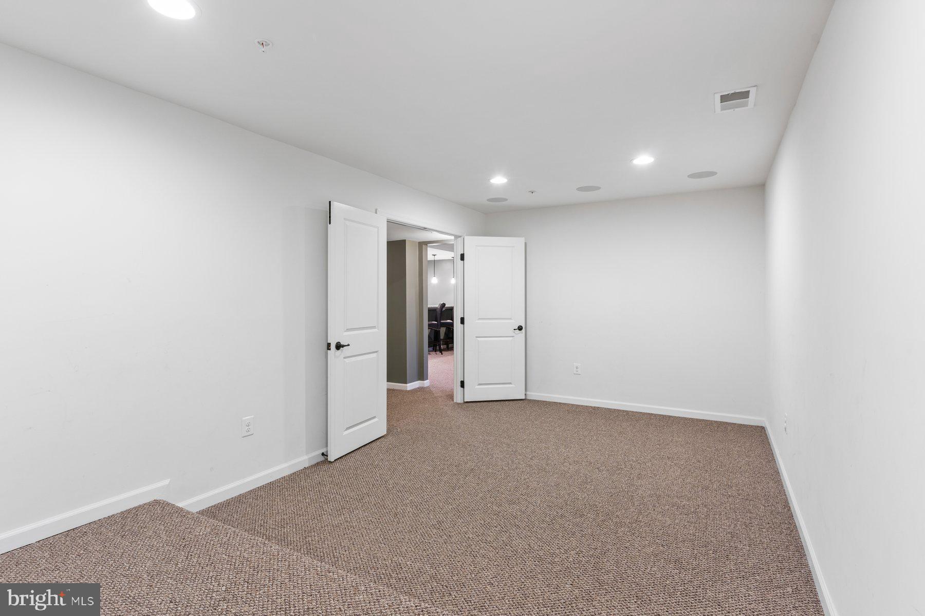 LINDEN GROVE - Residential