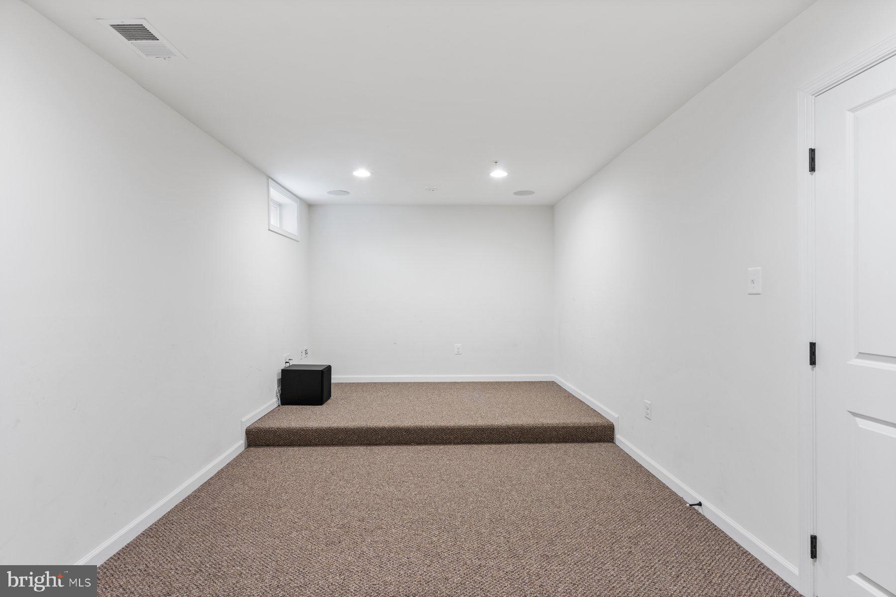 LINDEN GROVE - Residential