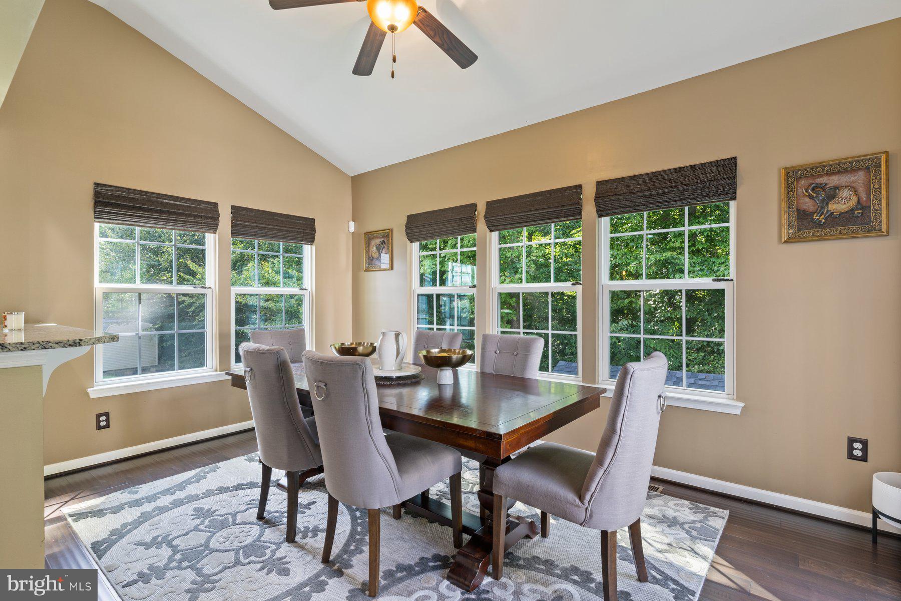 LINDEN GROVE - Residential