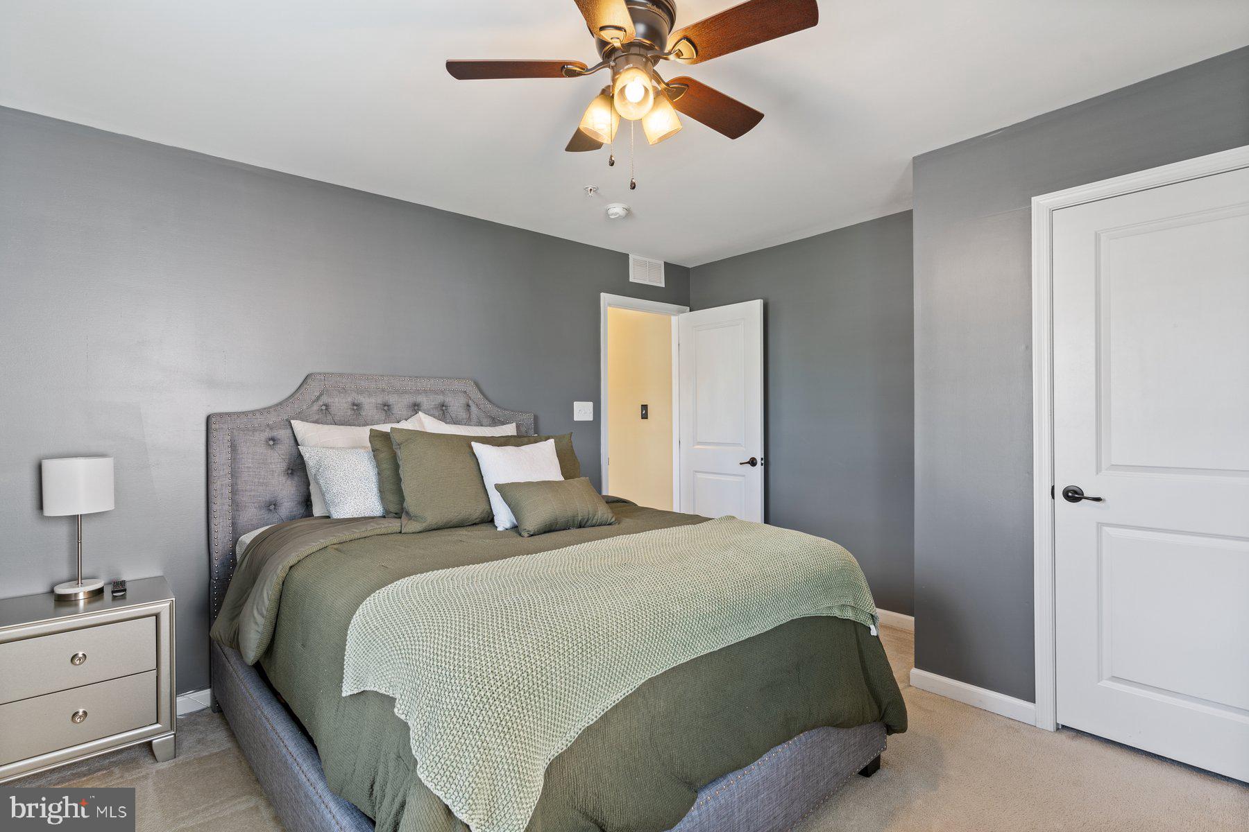 LINDEN GROVE - Residential