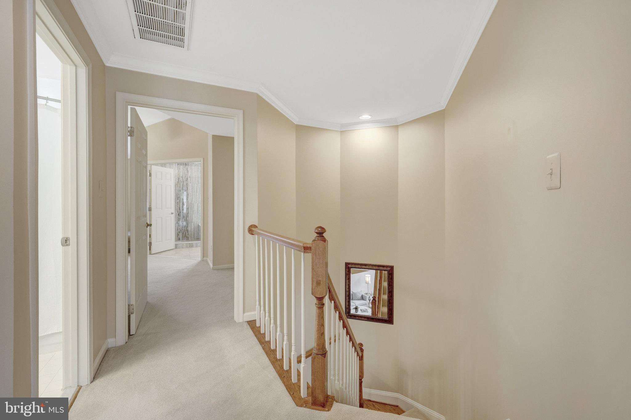 ENGLISH OAKS - Residential