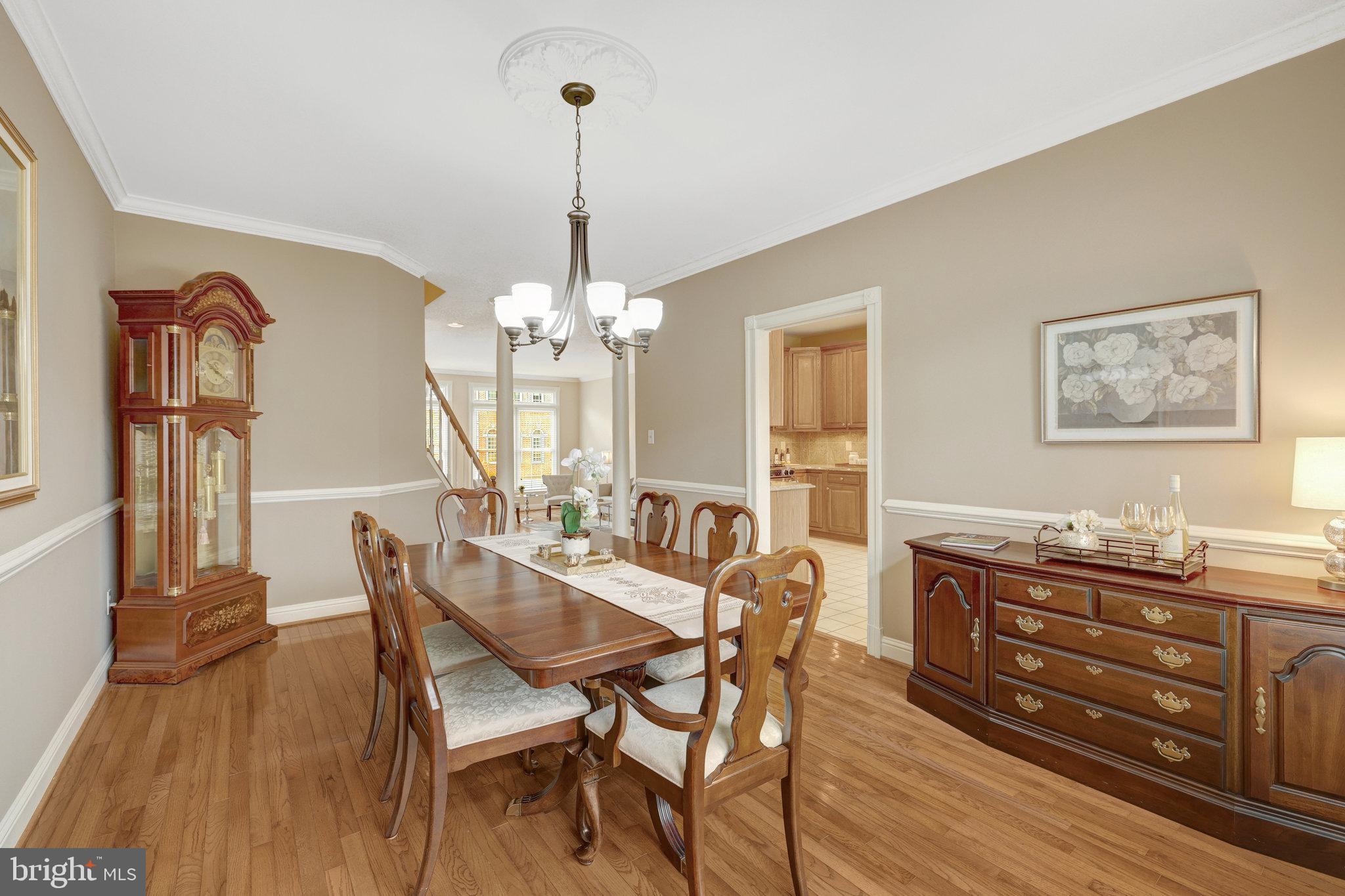 ENGLISH OAKS - Residential