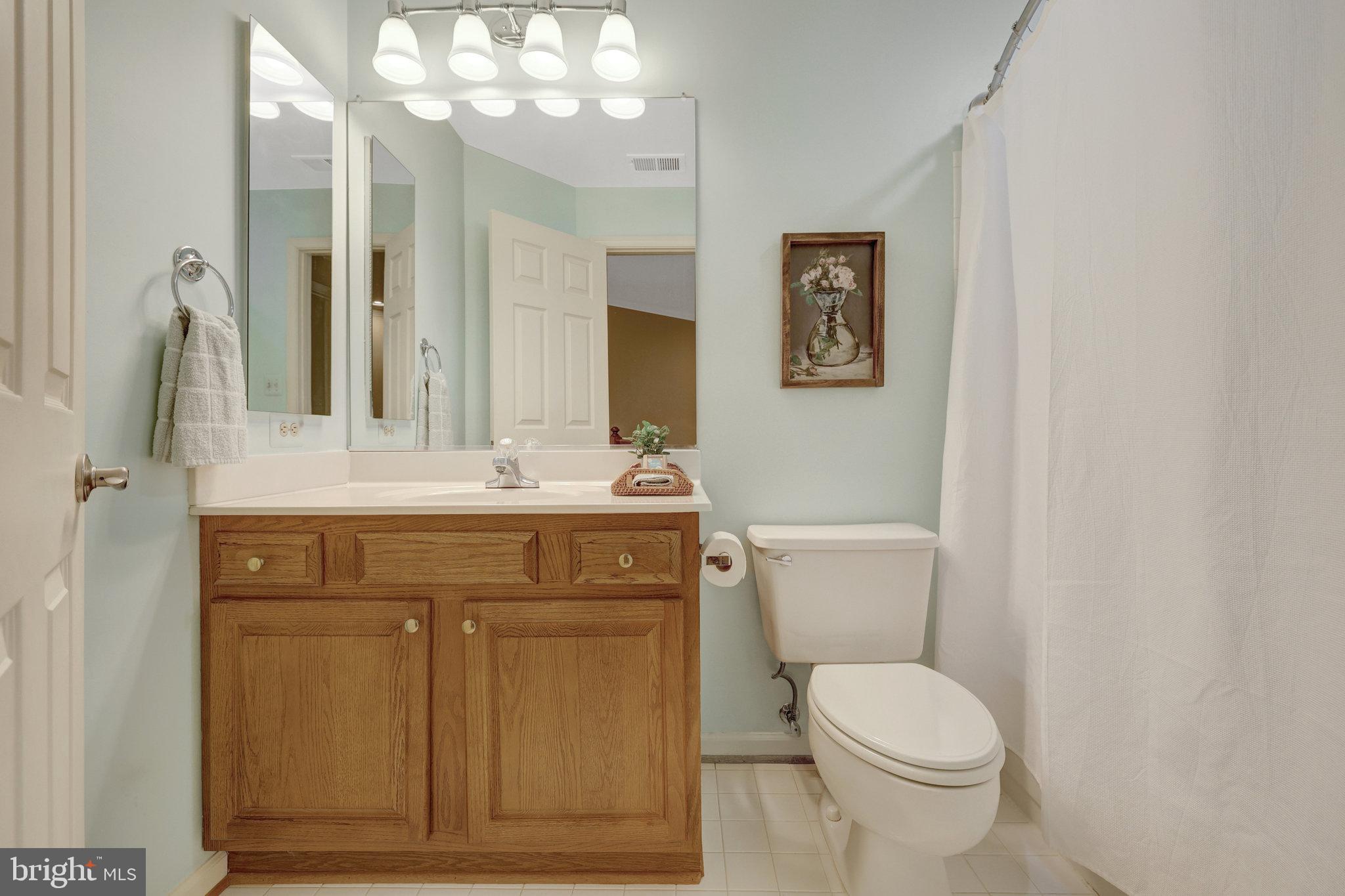 ENGLISH OAKS - Residential