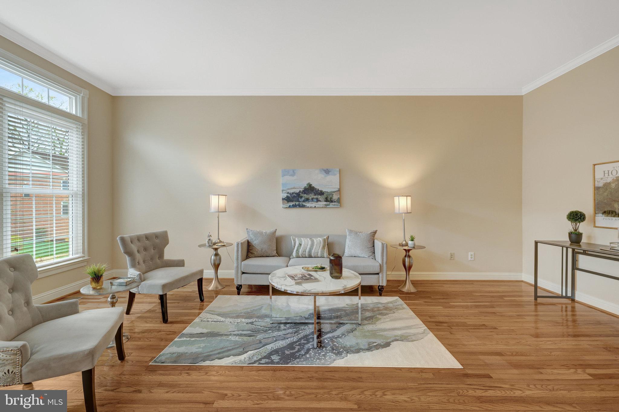 ENGLISH OAKS - Residential