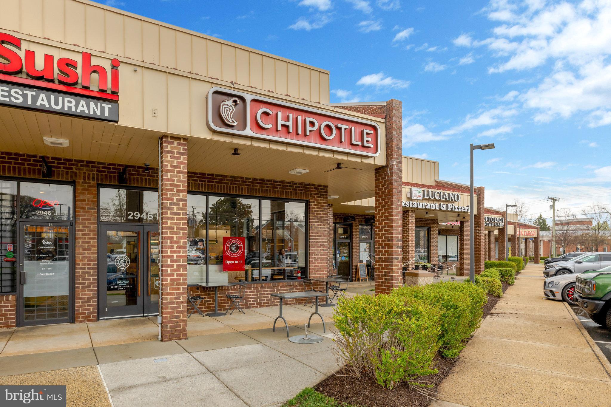 ENGLISH OAKS - Residential