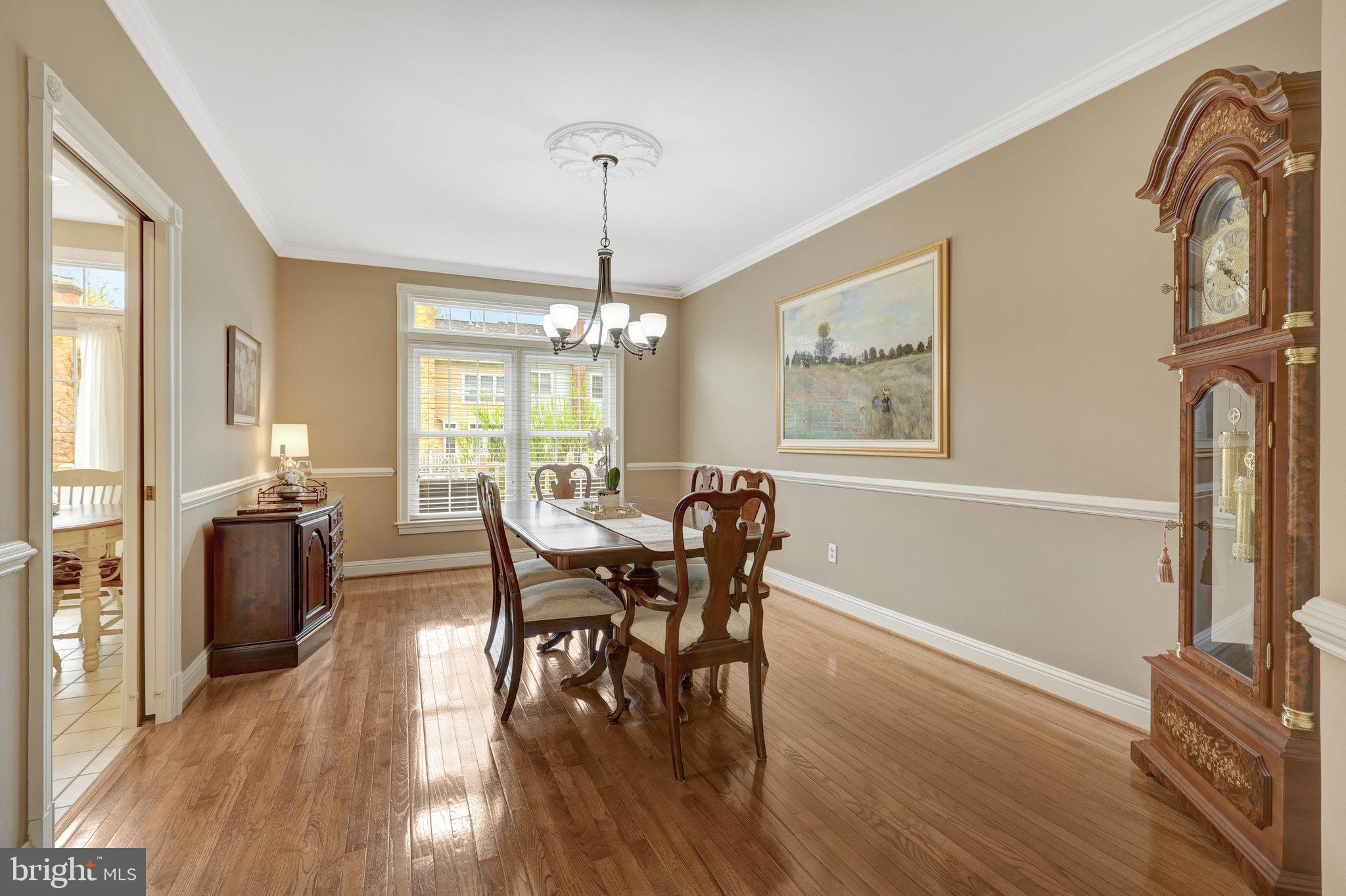 ENGLISH OAKS - Residential