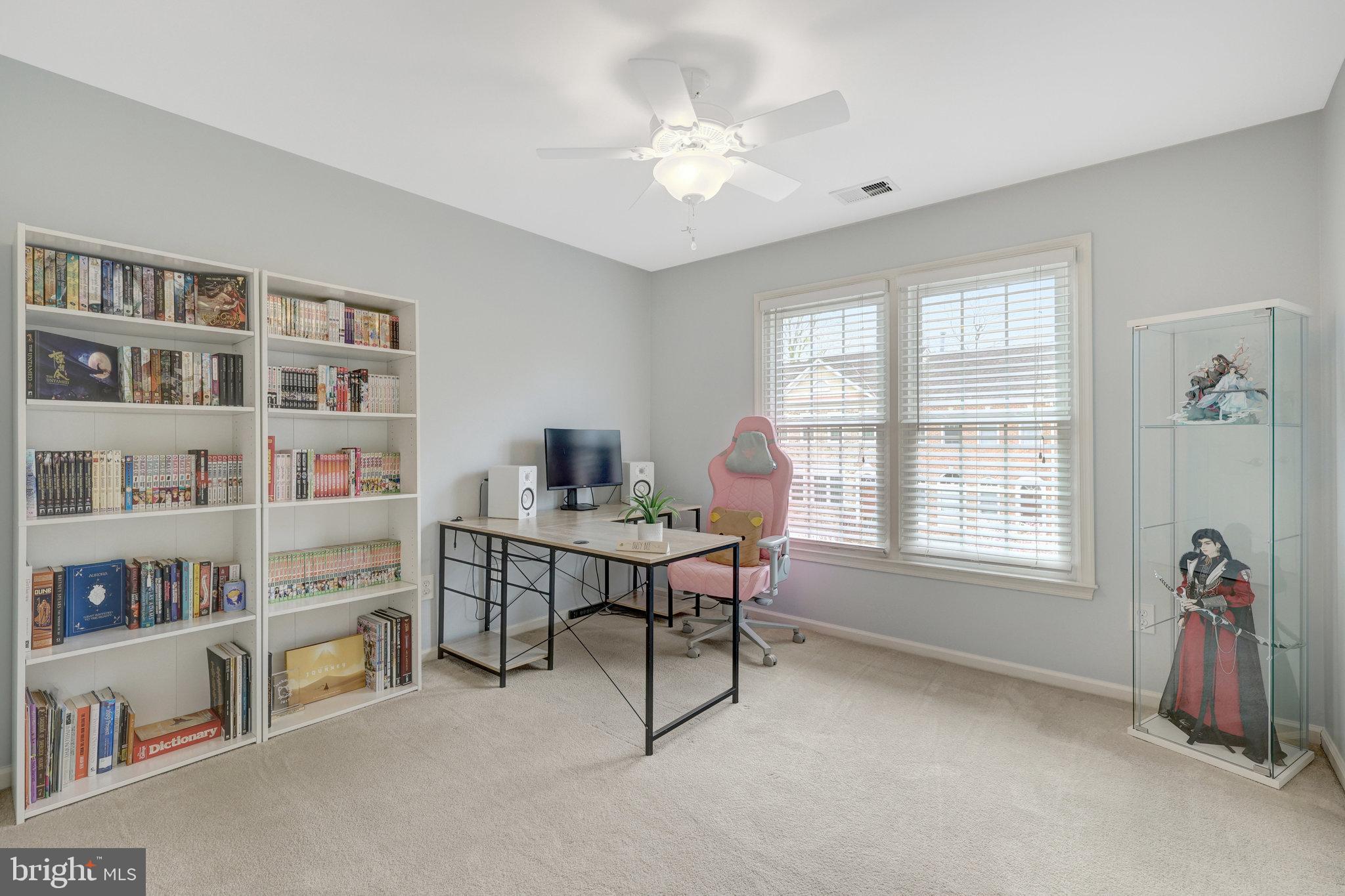 ENGLISH OAKS - Residential