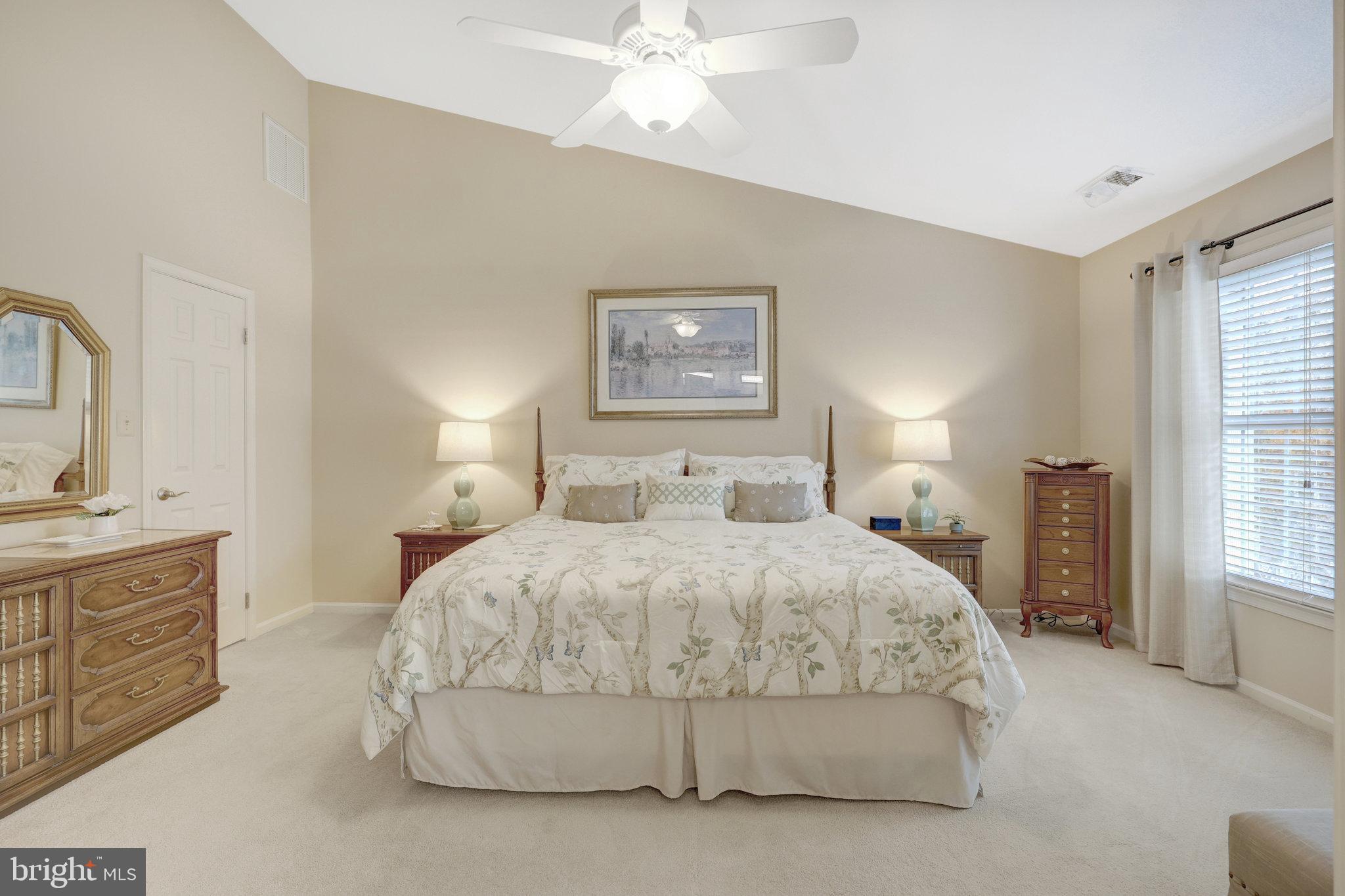 ENGLISH OAKS - Residential