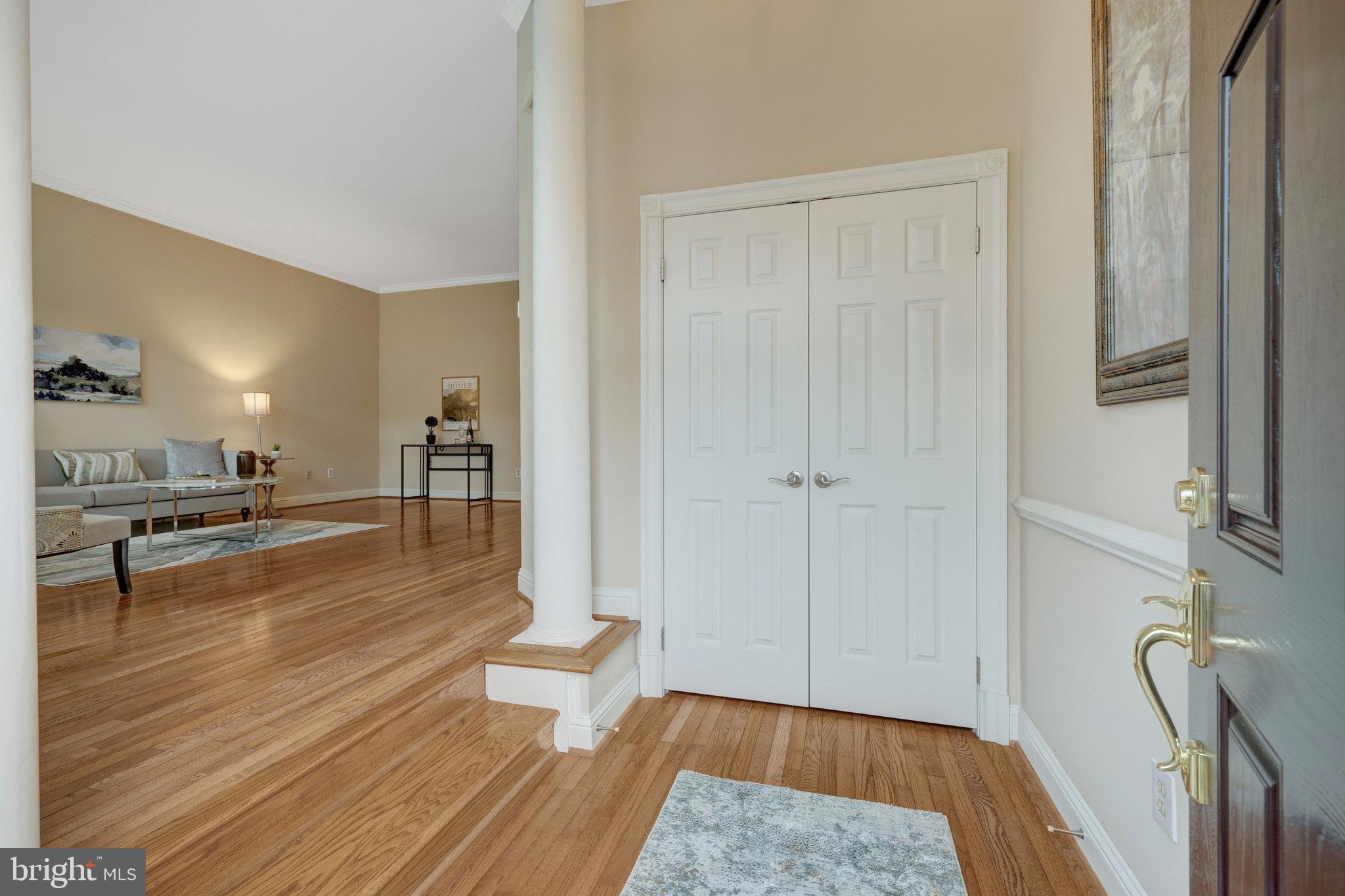 ENGLISH OAKS - Residential