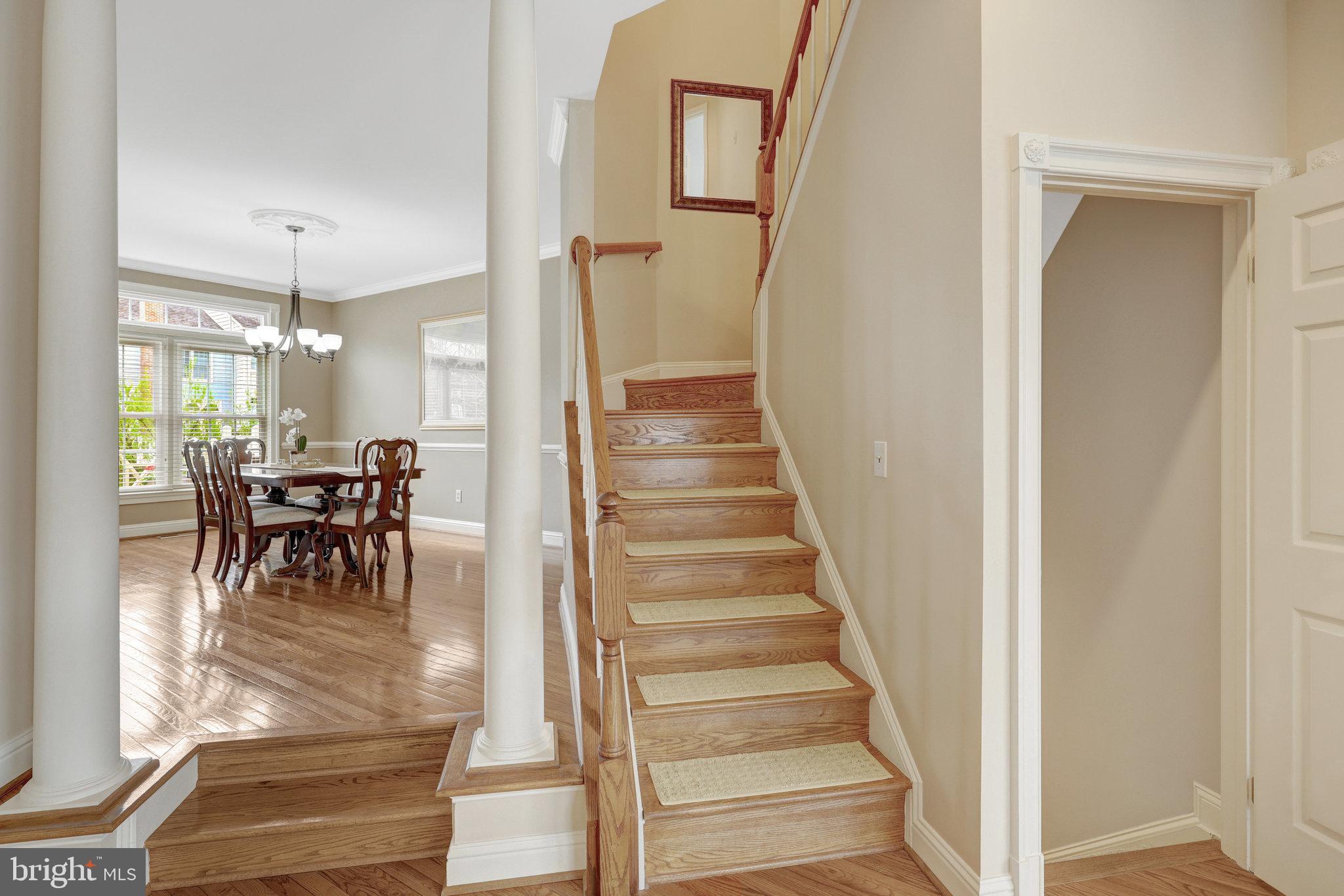 ENGLISH OAKS - Residential